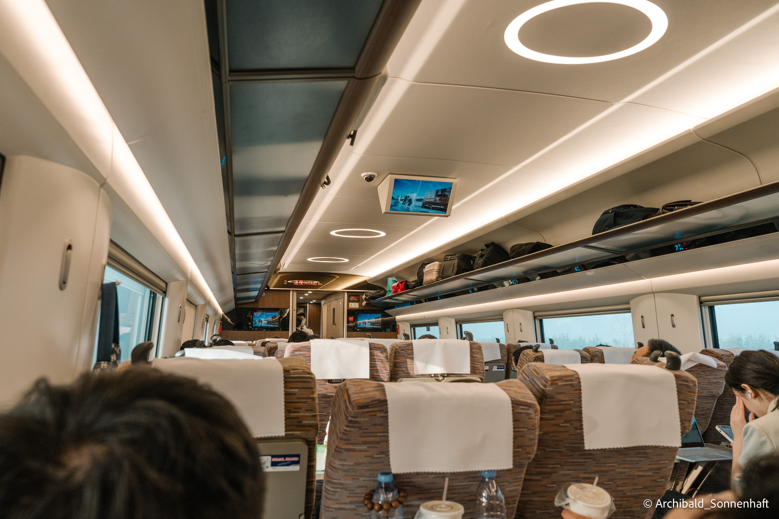 One day in Shanghai. Photographer in Guangzhou, China. Archibald Sonnenhaft