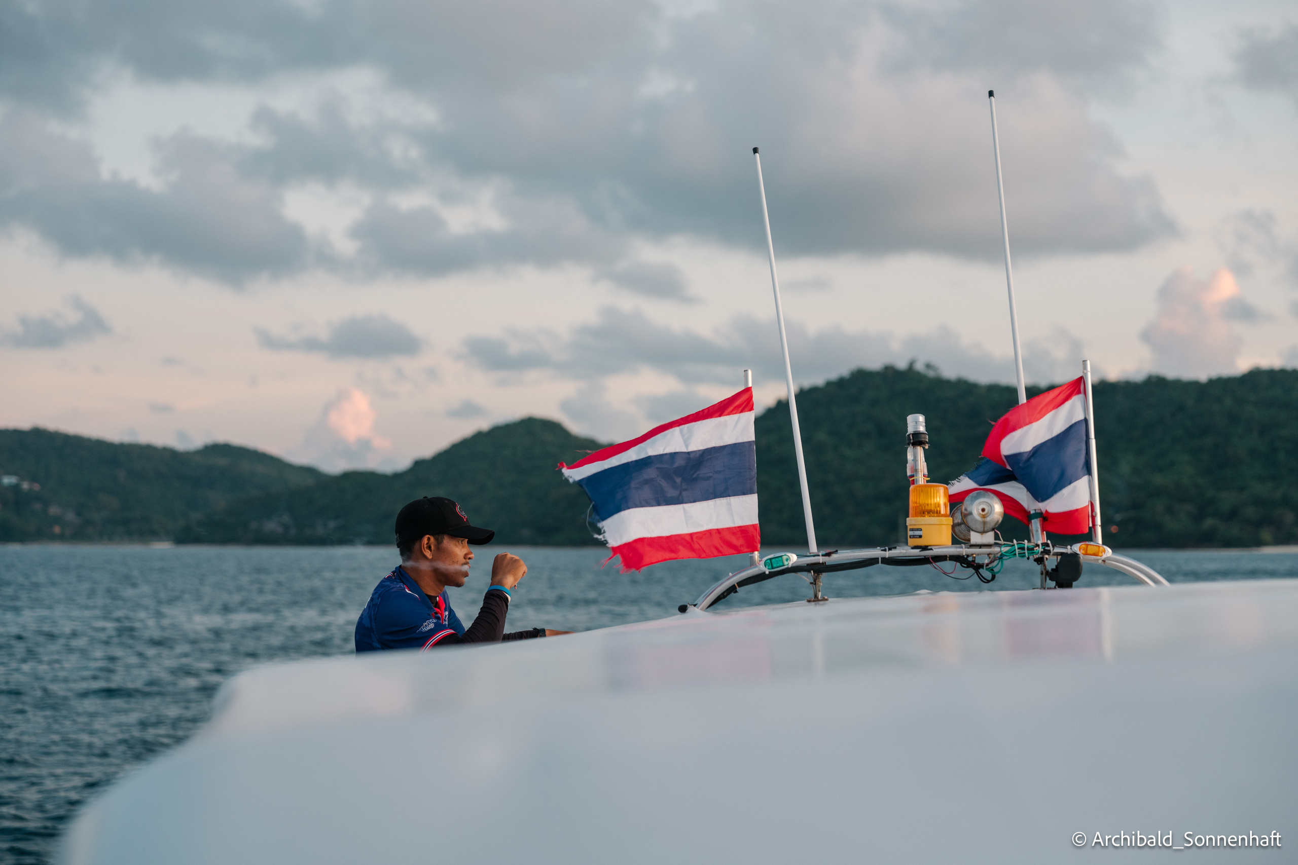Thai, Phiphi. Photographer in Guangzhou, China. Archibald Sonnenhaft