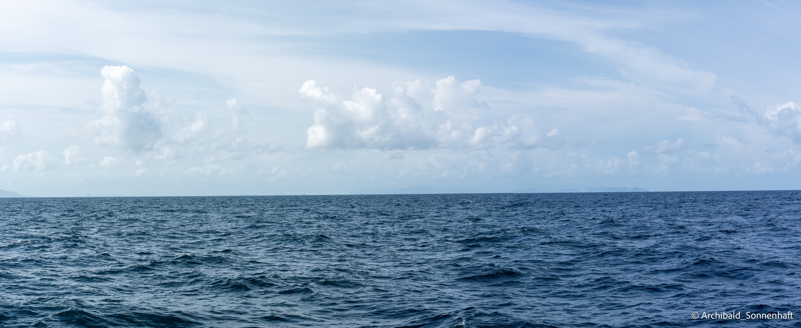 Thai Phuket to Phiphi. Photographer in Guangzhou, China. Archibald Sonnenhaft