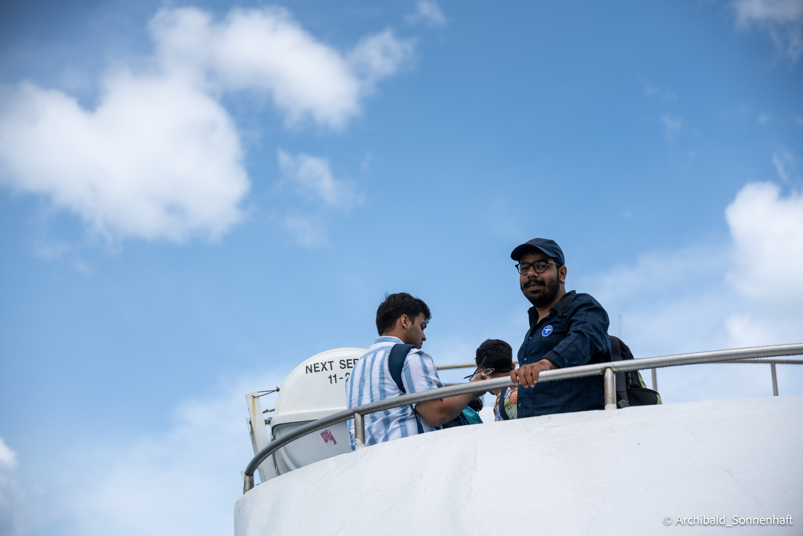 Thai Phuket to Phiphi. Photographer in Guangzhou, China. Archibald Sonnenhaft