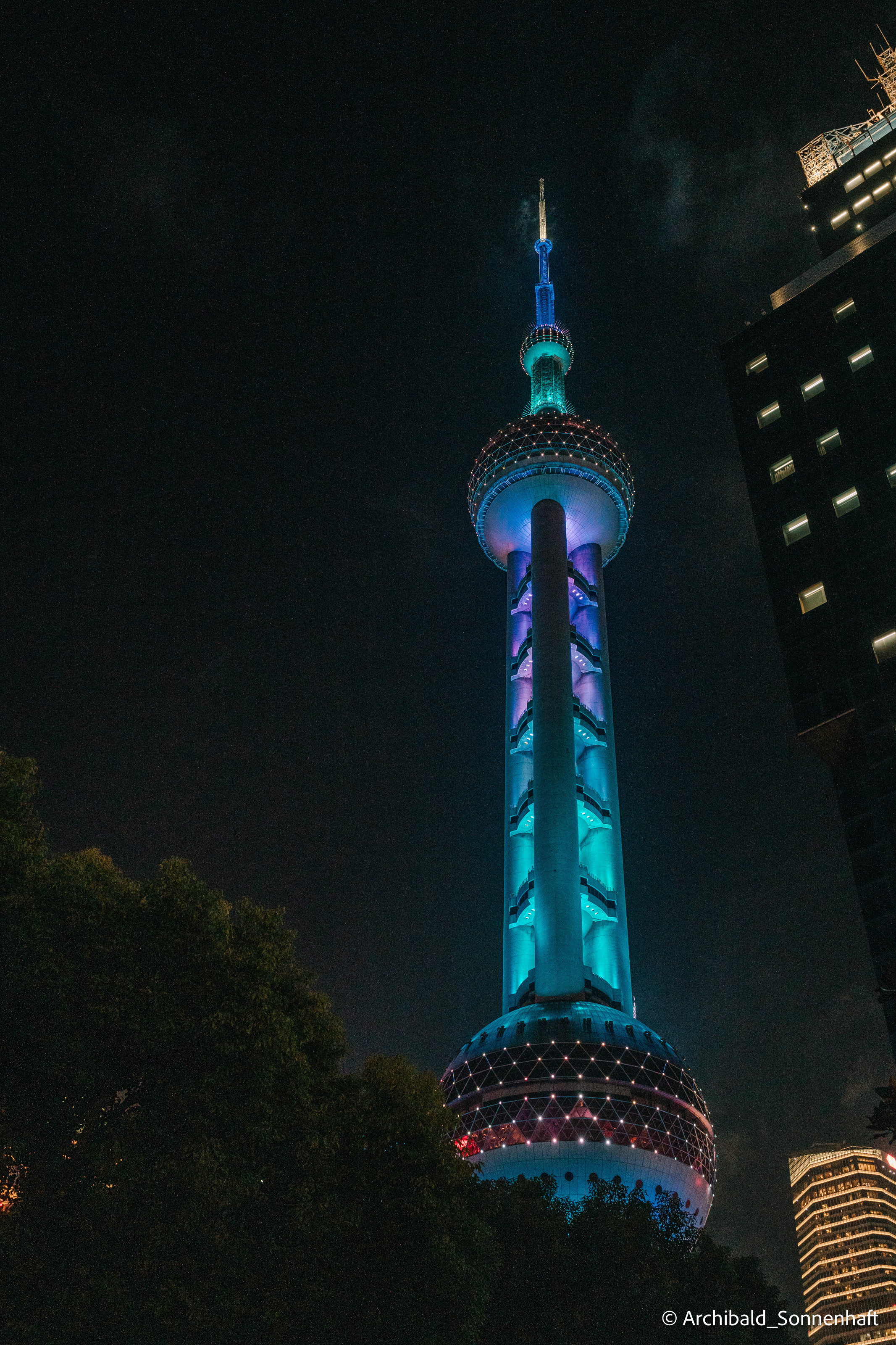 One day in Shanghai. Photographer in Guangzhou, China. Archibald Sonnenhaft