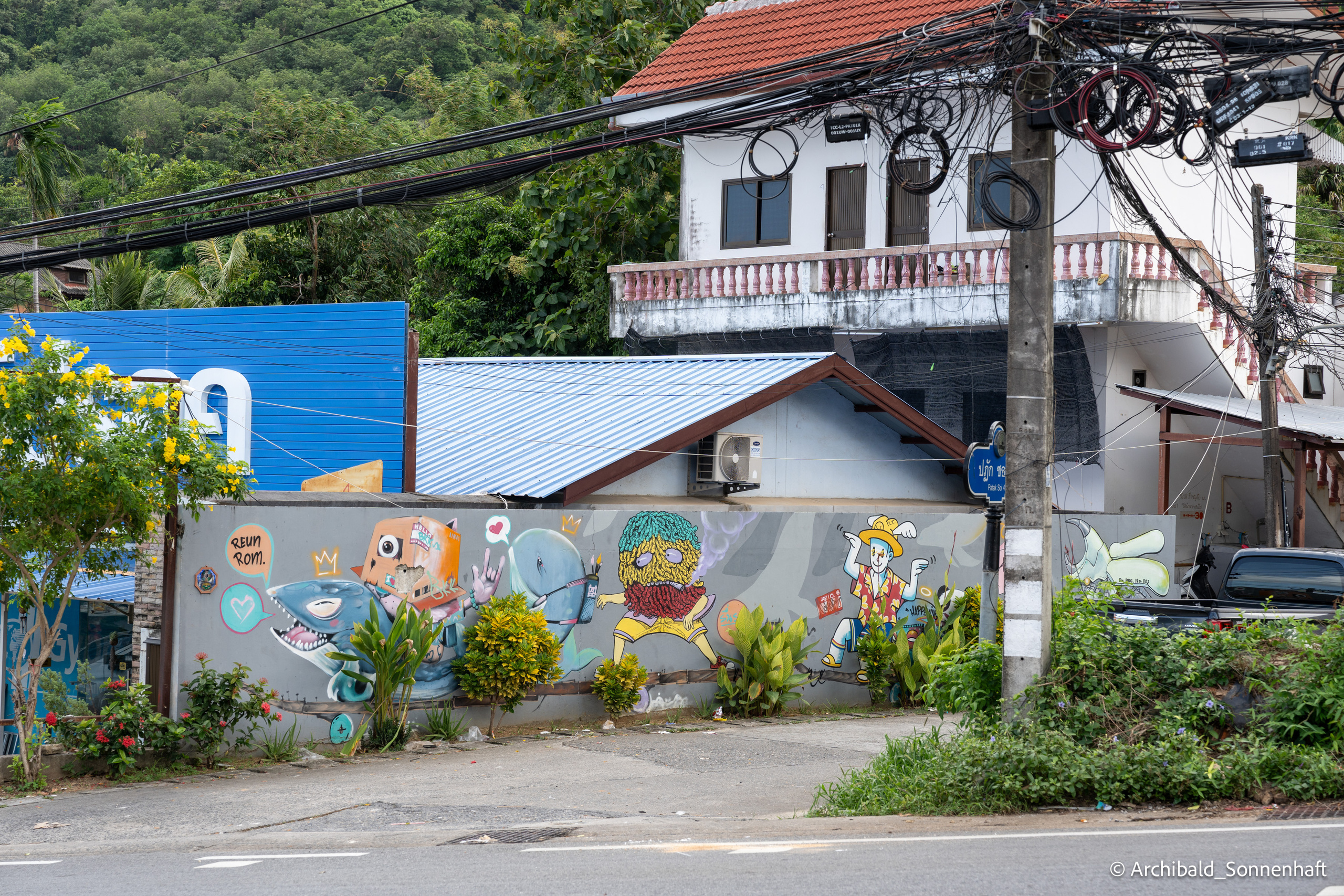Thai Phuket to Phiphi. Photographer in Guangzhou, China. Archibald Sonnenhaft