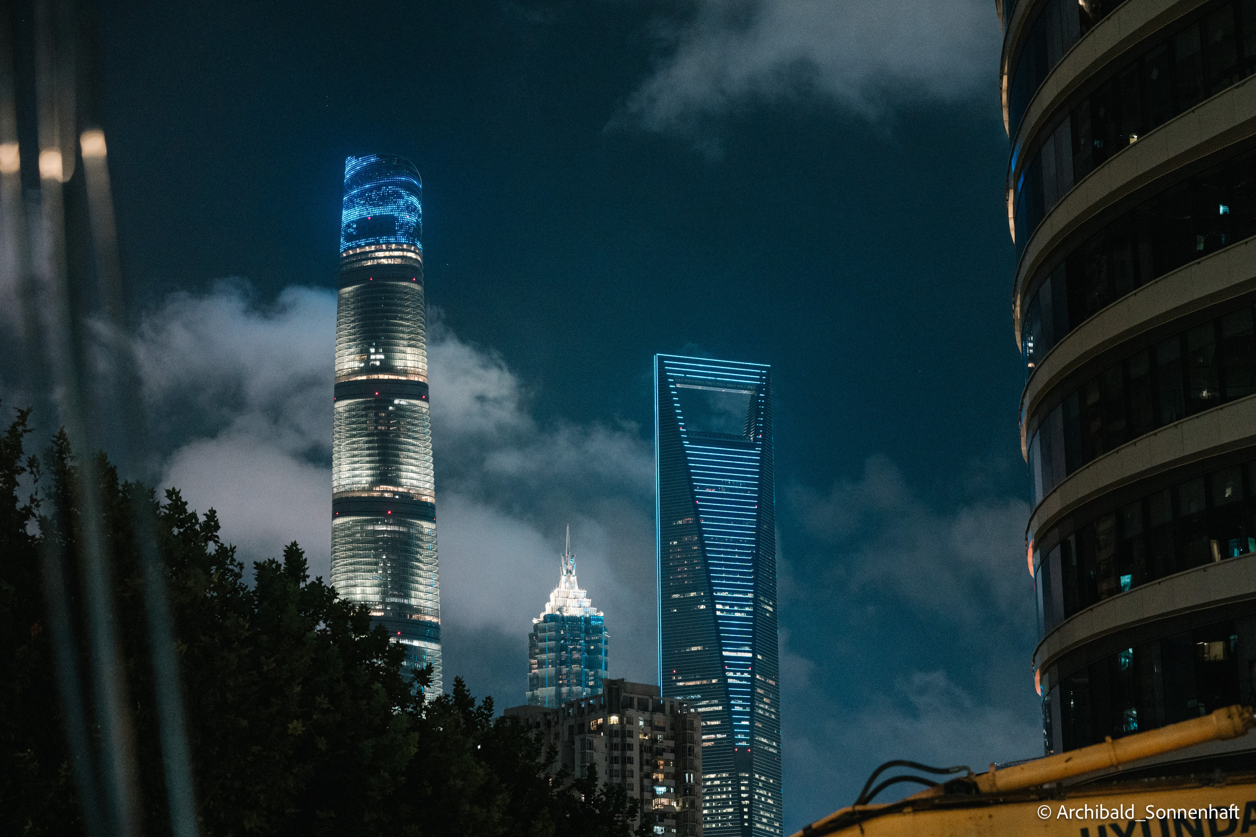 One day in Shanghai. Photographer in Guangzhou, China. Archibald Sonnenhaft