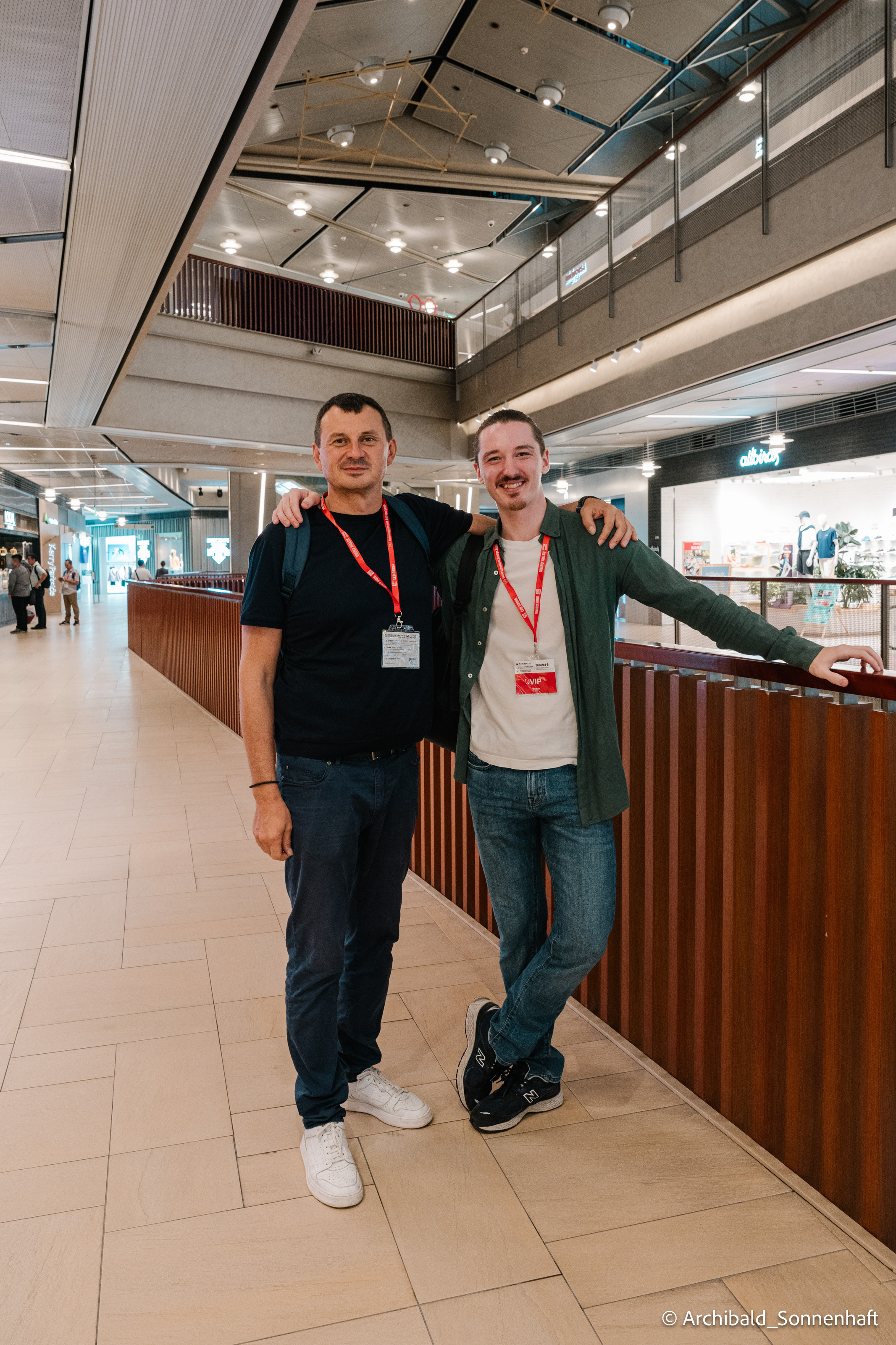 One day in Shanghai. Photographer in Guangzhou, China. Archibald Sonnenhaft