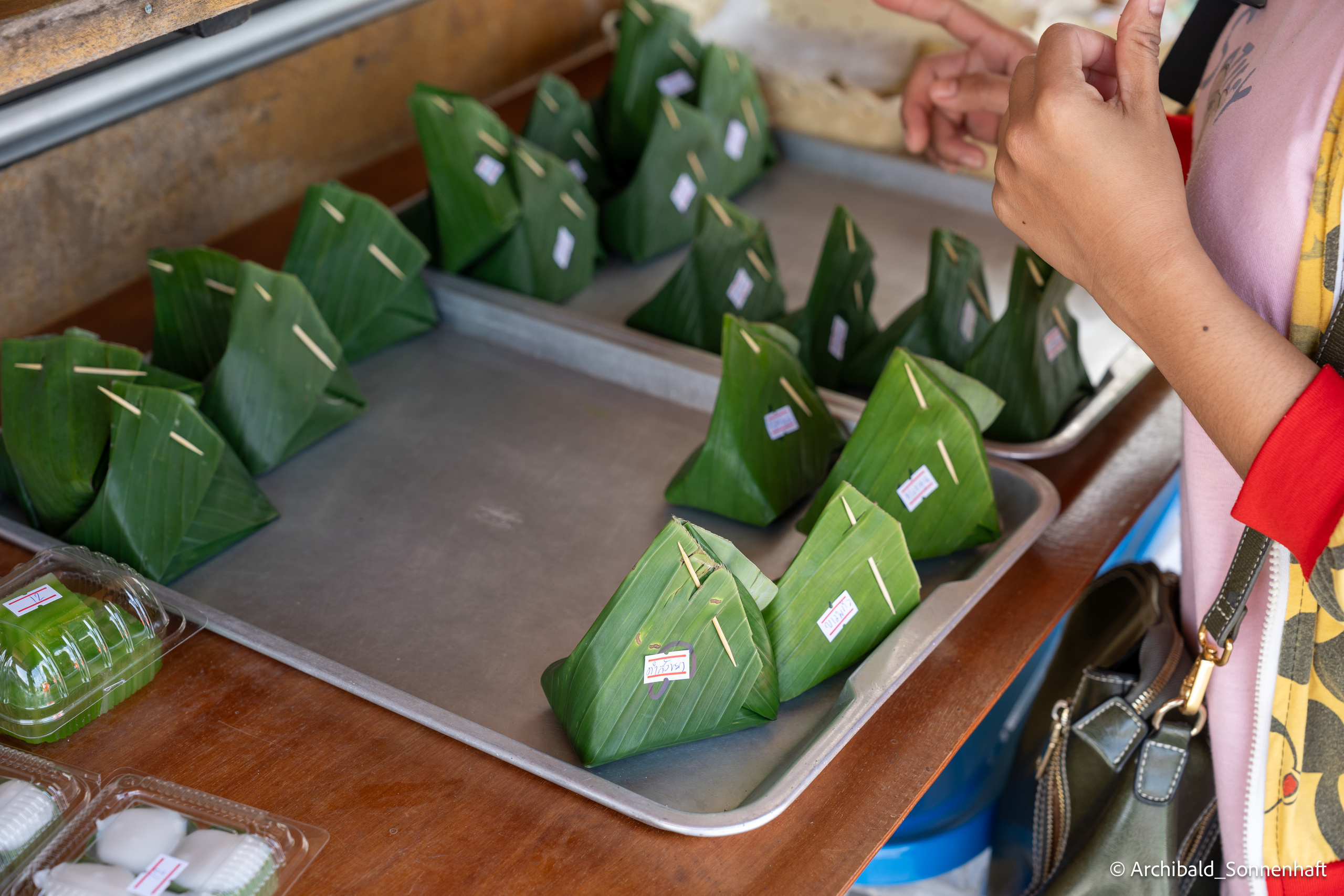 Thai Phuket to Phiphi. Photographer in Guangzhou, China. Archibald Sonnenhaft