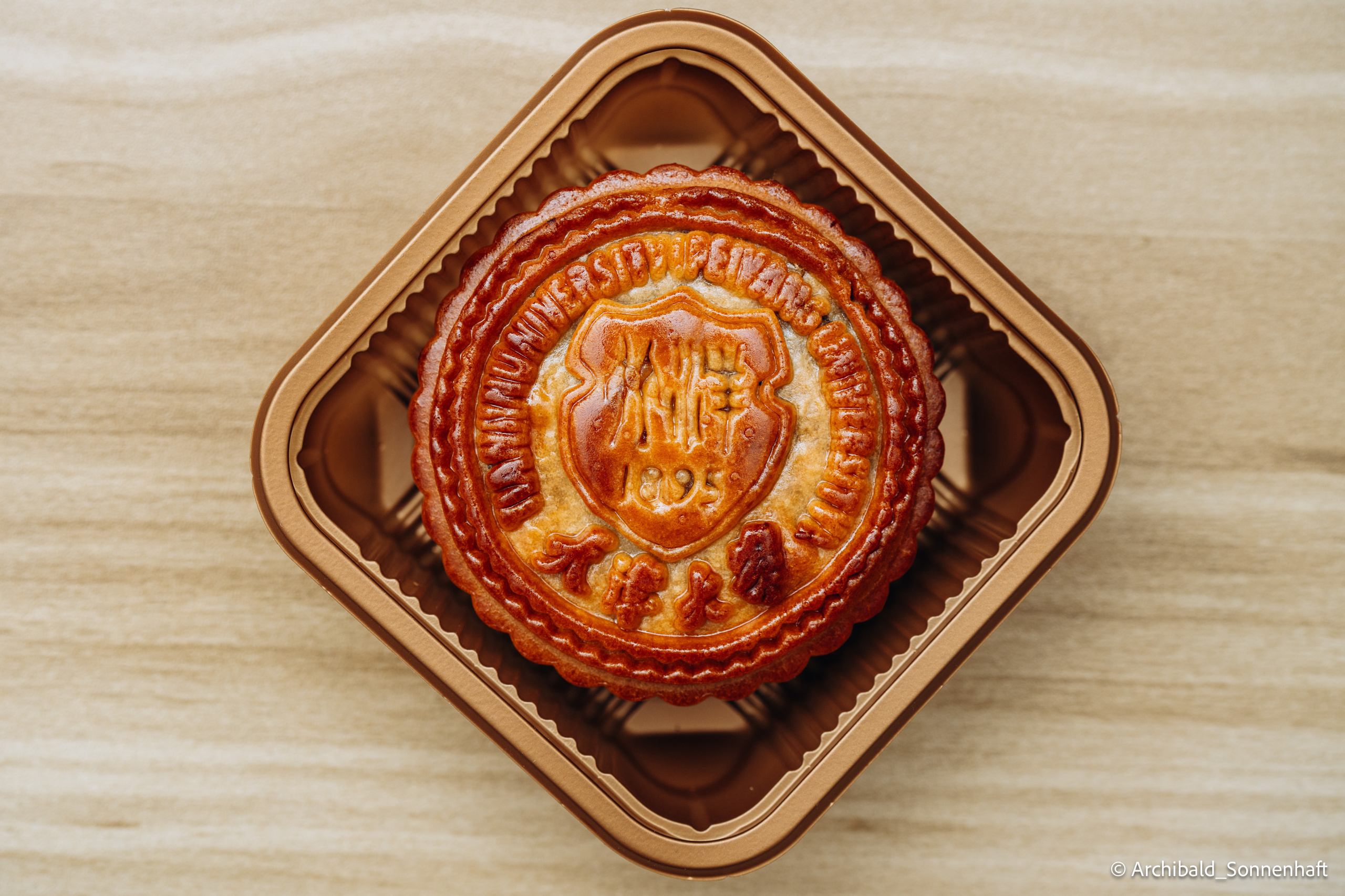 Yuebing day. Photographer in Guangzhou, China. Archibald Sonnenhaft