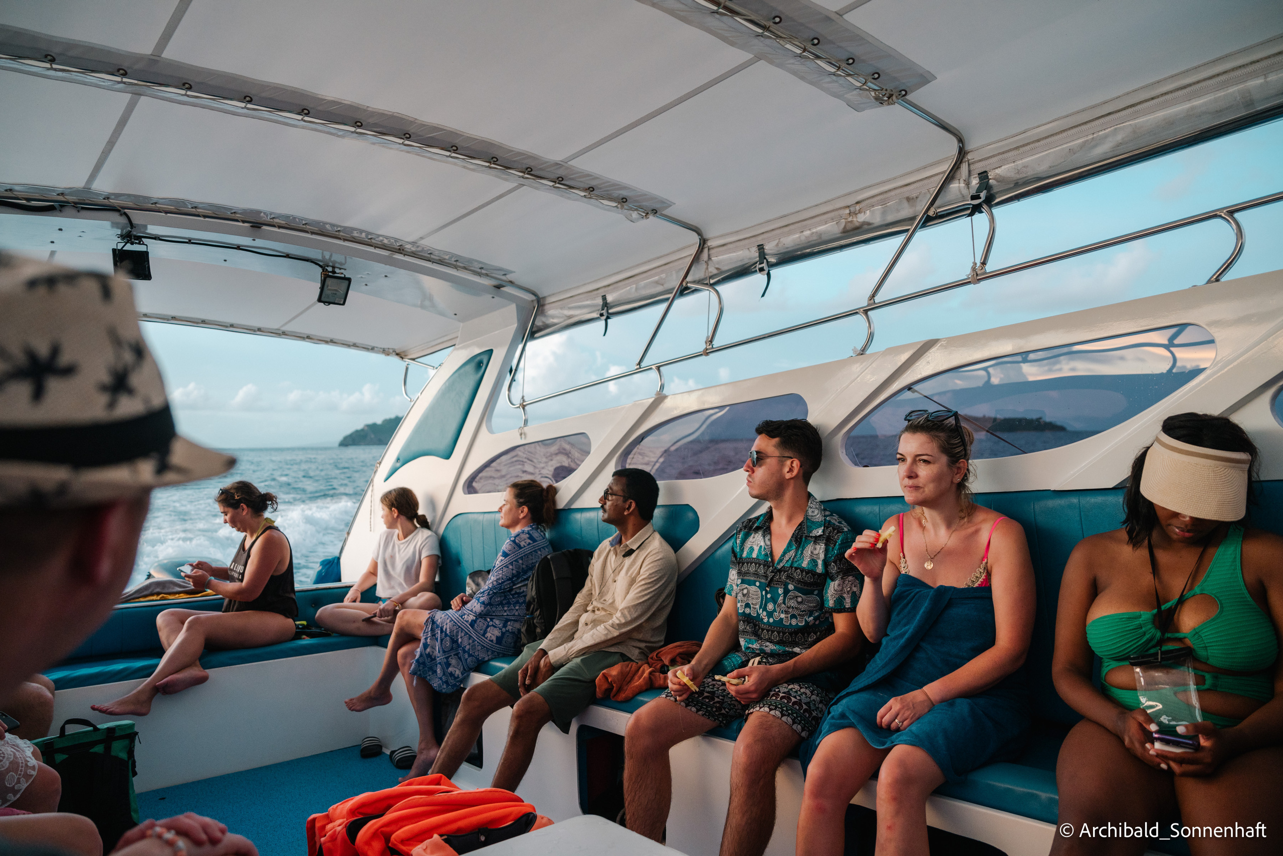 Thai, Phiphi. Photographer in Guangzhou, China. Archibald Sonnenhaft