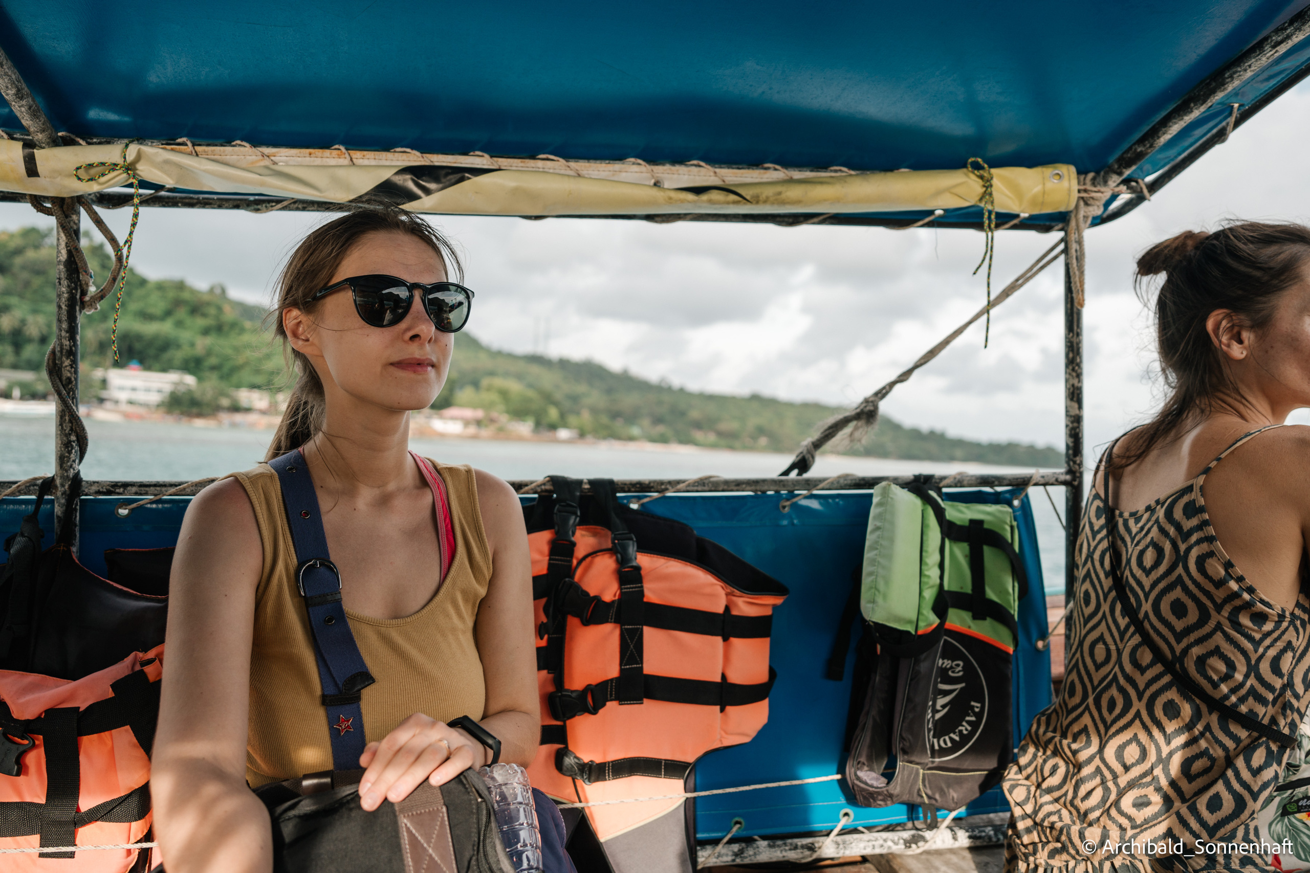 Thai Phuket to Phiphi. Photographer in Guangzhou, China. Archibald Sonnenhaft