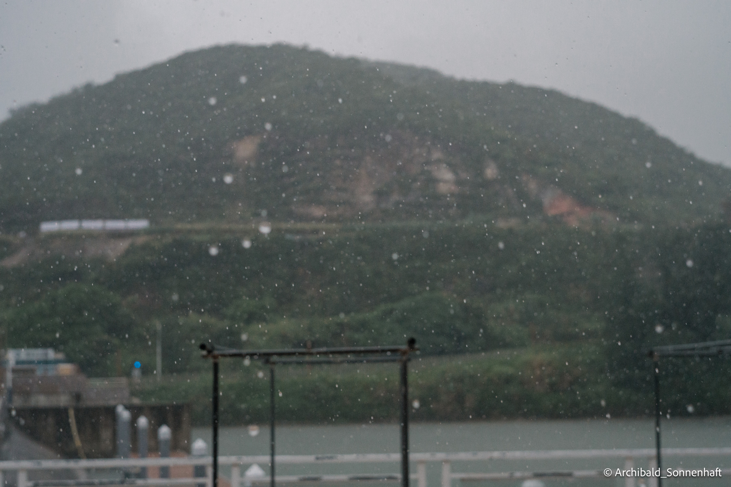 Dongchong. Photographer in Guangzhou, China. Archibald Sonnenhaft