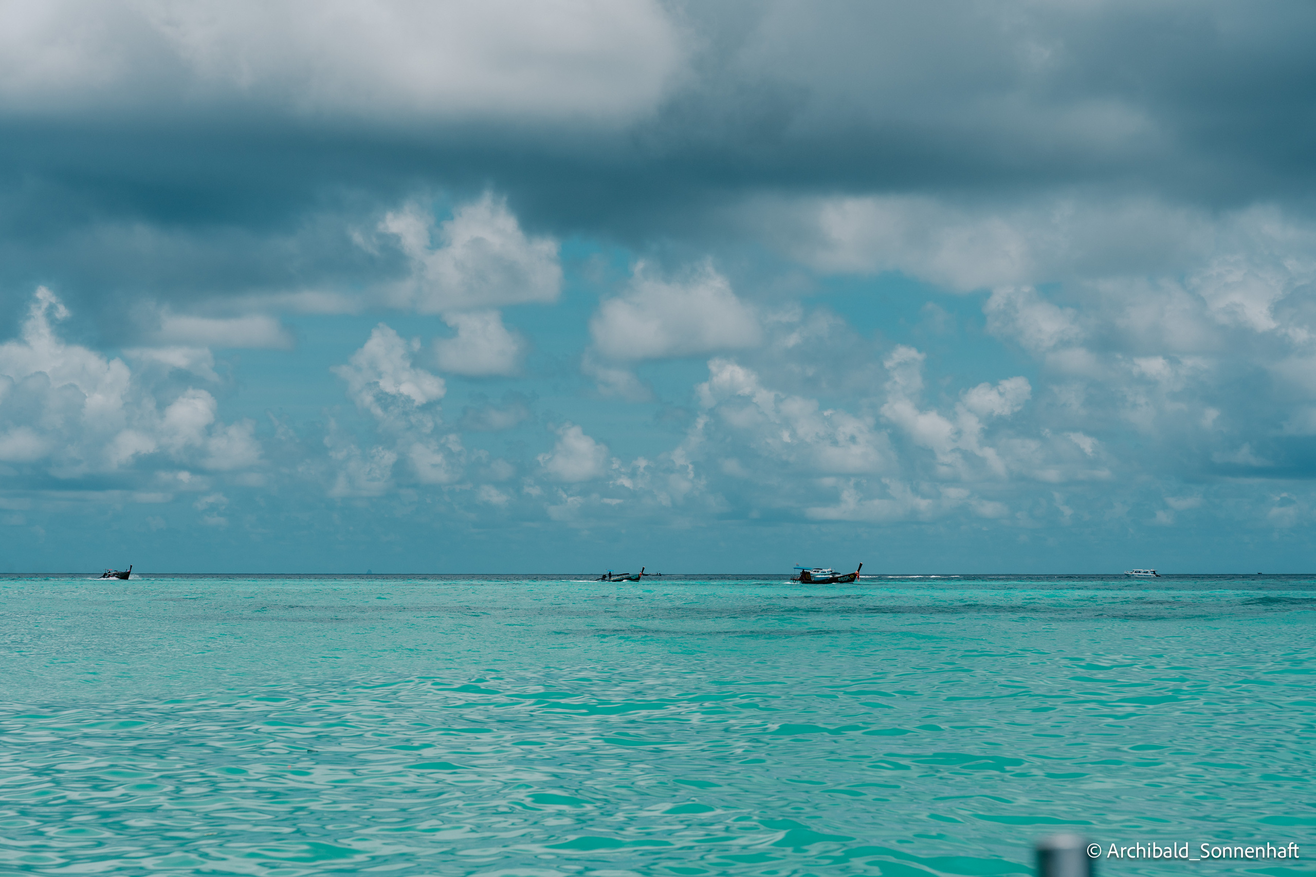 Thai, Phiphi. Photographer in Guangzhou, China. Archibald Sonnenhaft