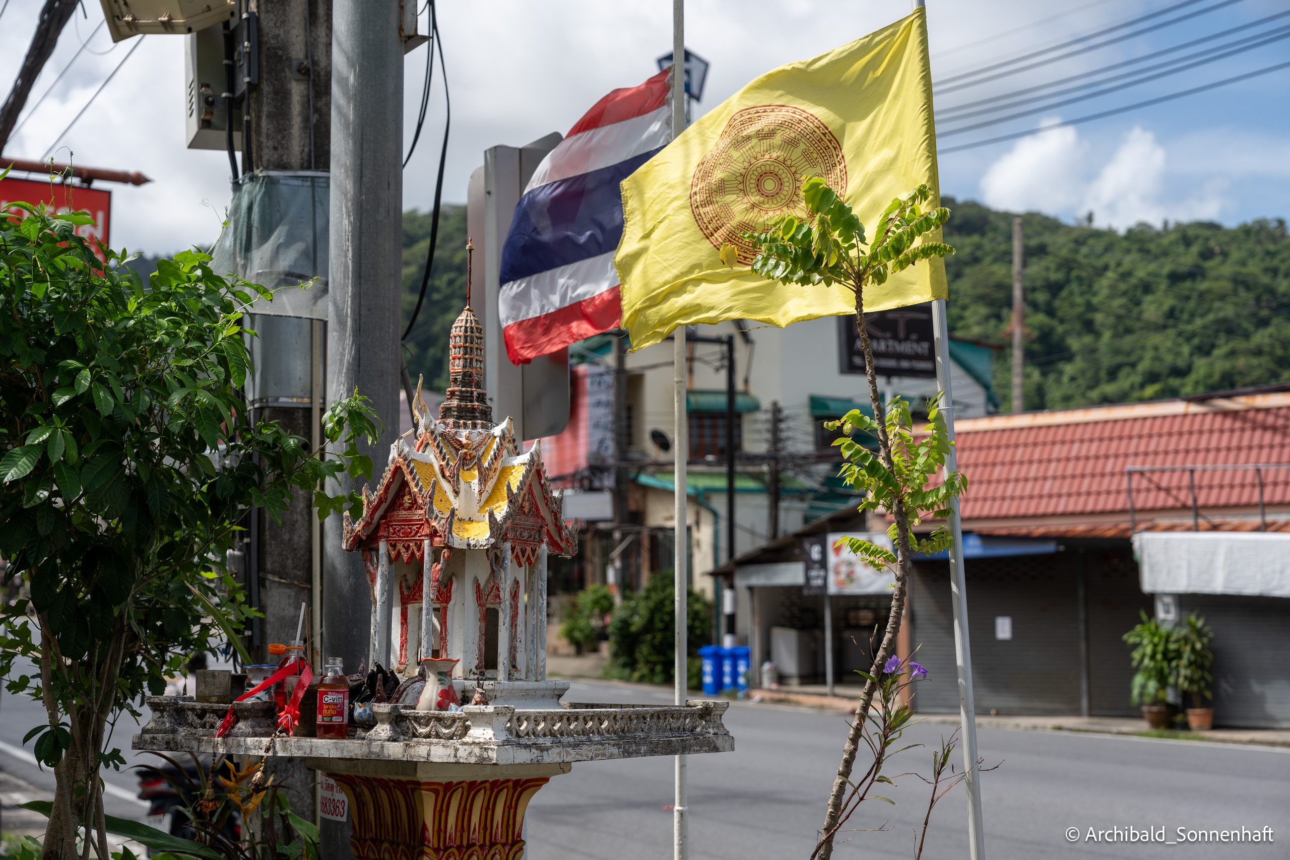 Thai Phuket to Phiphi. Photographer in Guangzhou, China. Archibald Sonnenhaft