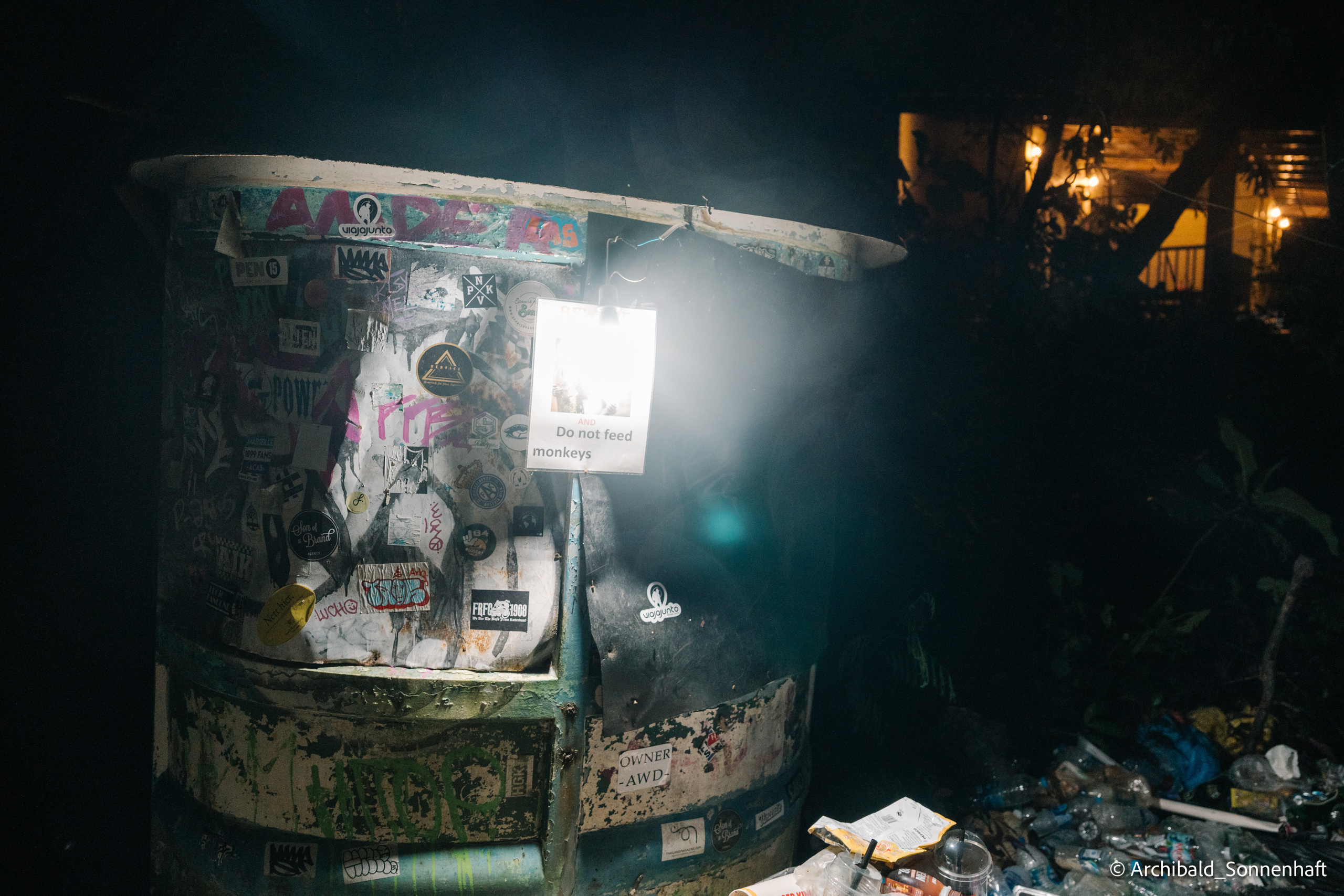 Thai, Phiphi. Photographer in Guangzhou, China. Archibald Sonnenhaft