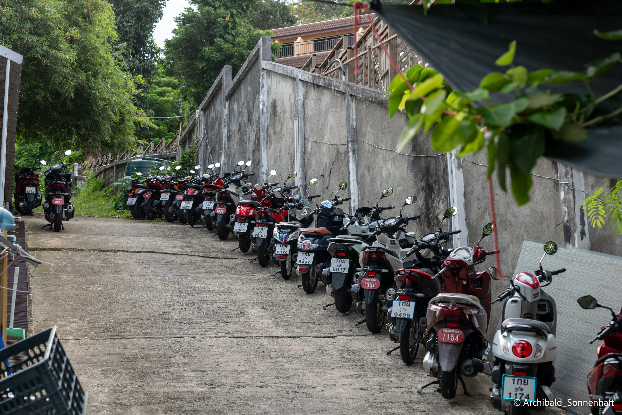 Thai Phuket to Phiphi. Photographer in Guangzhou, China. Archibald Sonnenhaft
