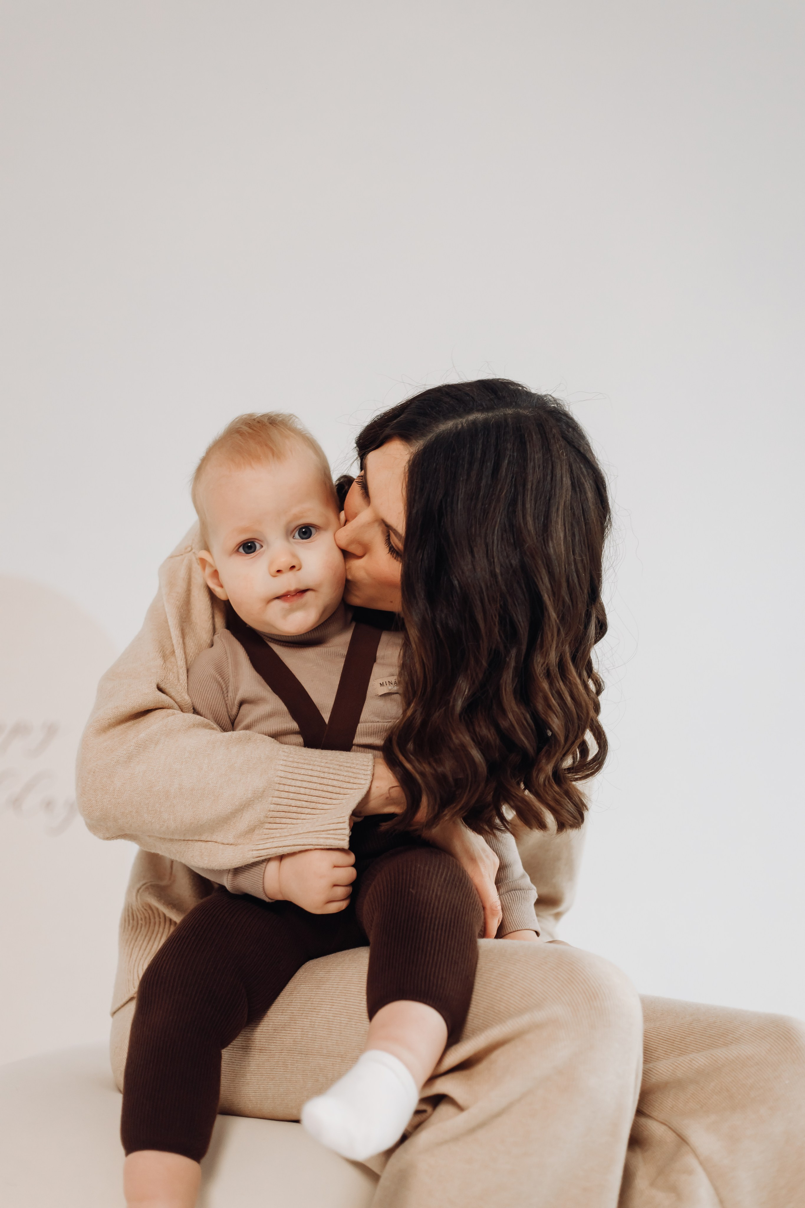 Семейная фотосессия в студии. Свадебный и семейный фотограф в Краснодарском крае Мария Данилкина