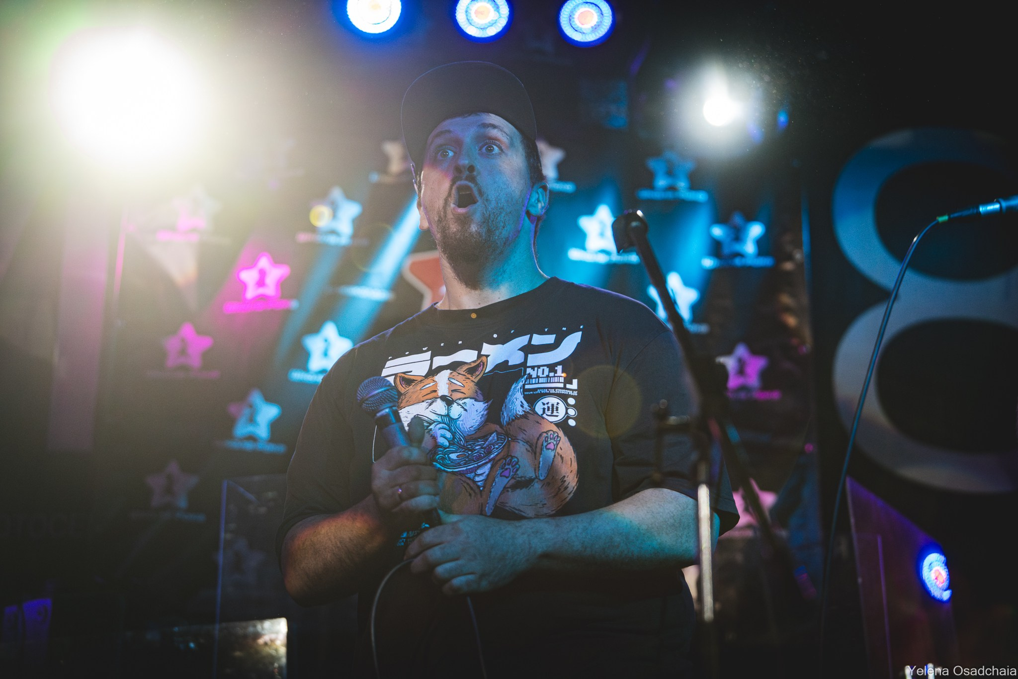 Живой 2025 — День 1. Елена Осадчая — фотографирую музыку на сцене и в жизни