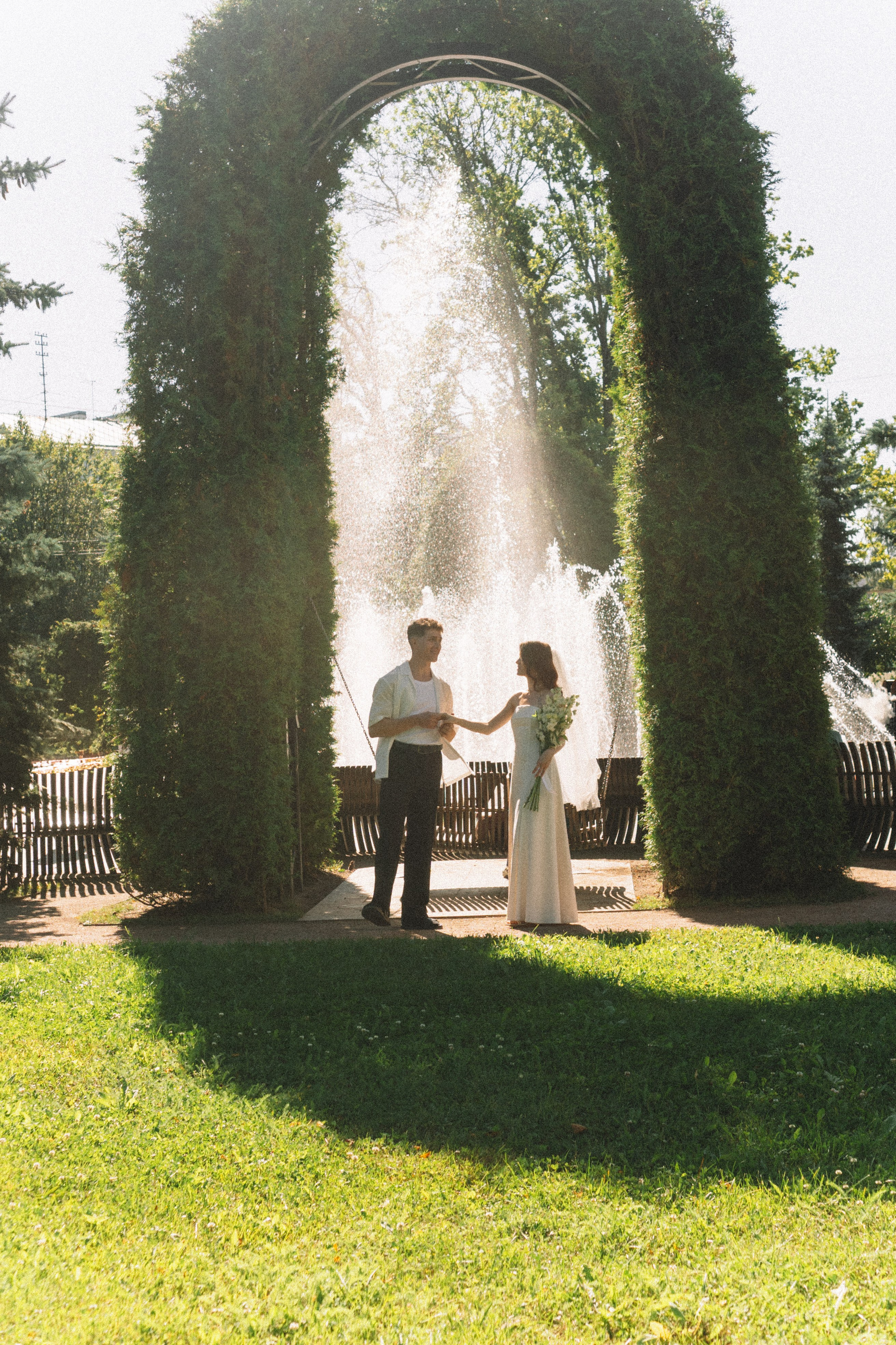СВАДЕБНАЯ СЬЕМКА В ПЕТЕРГОФЕ И СЬЕМКА РЕПОРТАЖА В ЗАГСЕ ПЕТЕРГОФА. Профессиональный фотограф, Санкт-Петербург — Виктория Богомолова