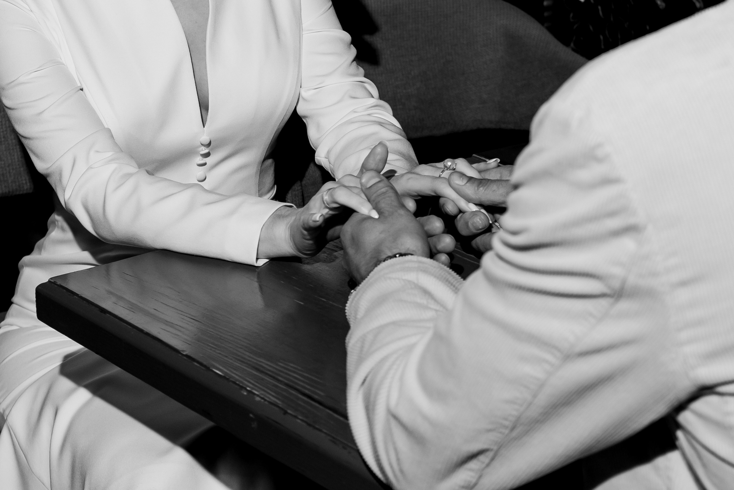 Свадебный фотограф в Москве. Свадебный фотограф Видное, Бутово, Домодедово, Щербинка, Царицыно. Свадебная фотосессия и сборы невесты в отеле Soluxe. Регистрация брака во дворце бракосочетания ВДНХ. Свадьба на ВДНХ. Свадебная фотосессия с ретро автомобилем Чайка. 