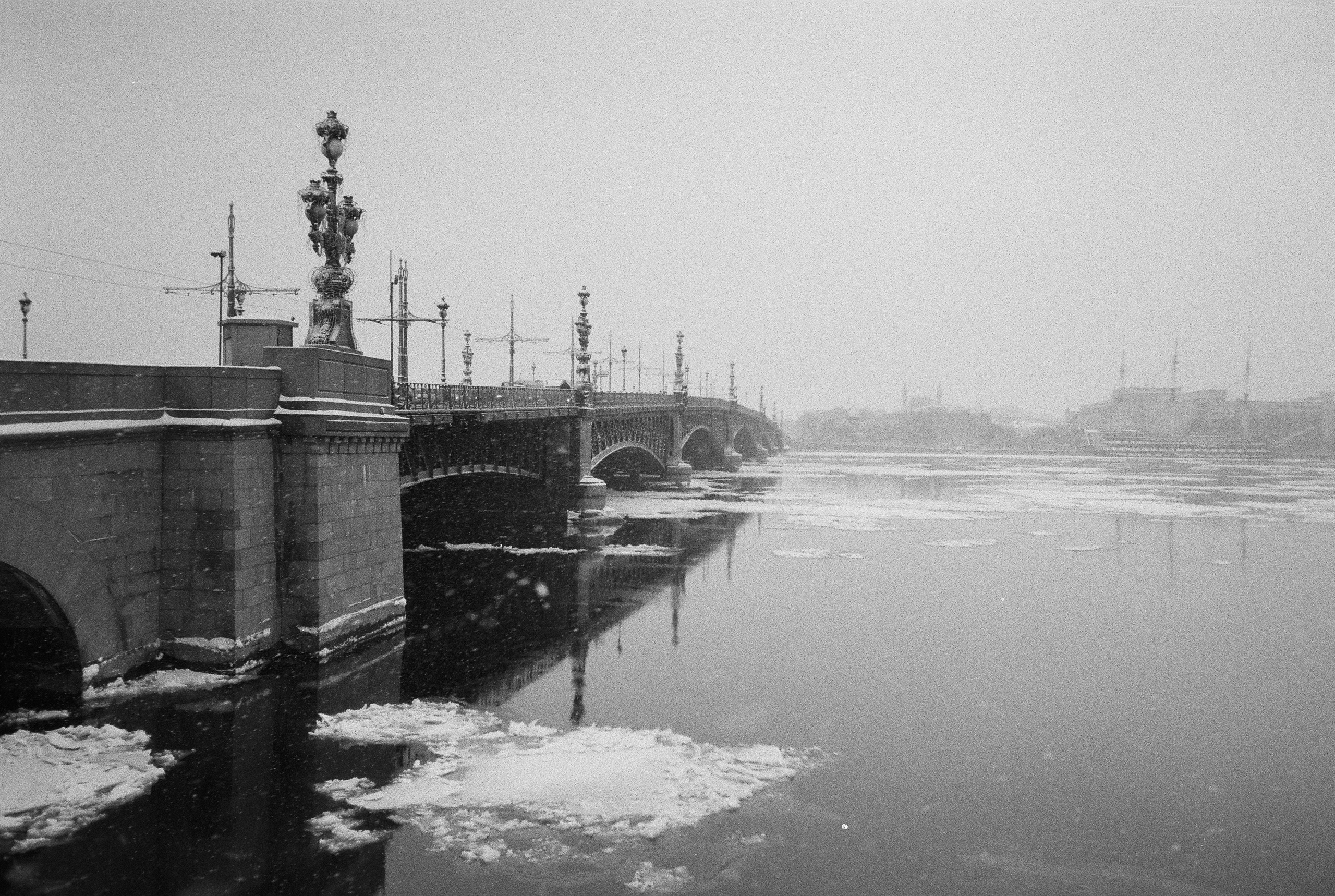 Фотографии черно-белые. Свадебный и семейный пленочный фотограф в Петербурге Истомина Ирина
