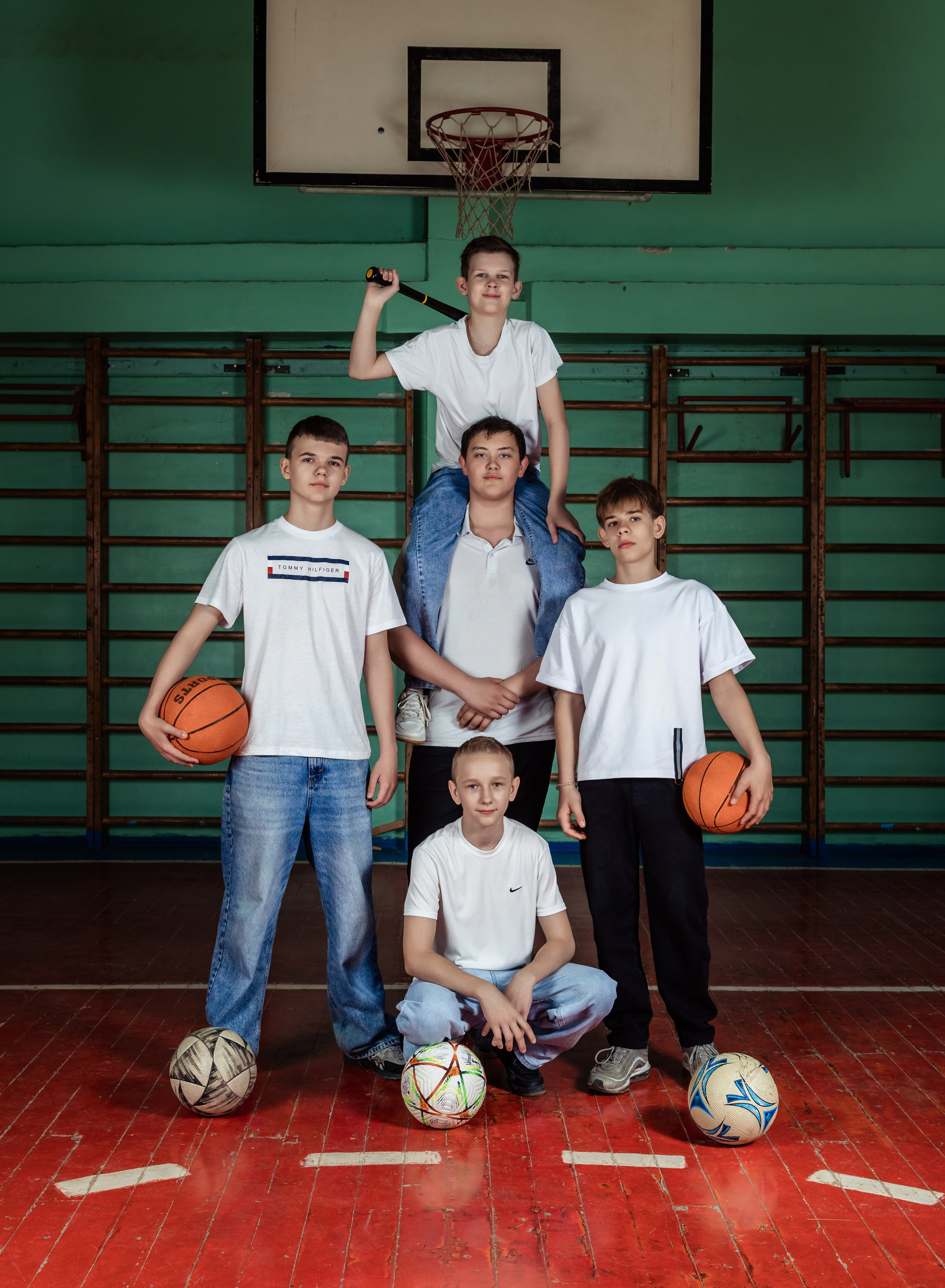 Начальные классы. Выпускные школьные фото­альбомы для школ и детских садов в Волгограде и Волжском