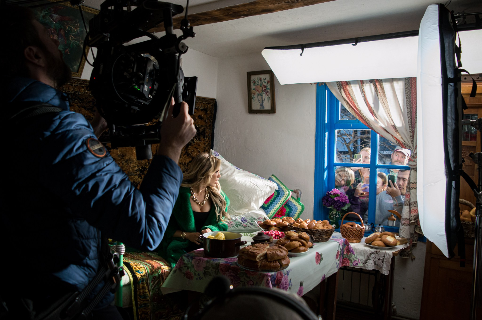 Мегафон. Любовь Игнатьева фотограф видеограф креативные фотосессии Сочи