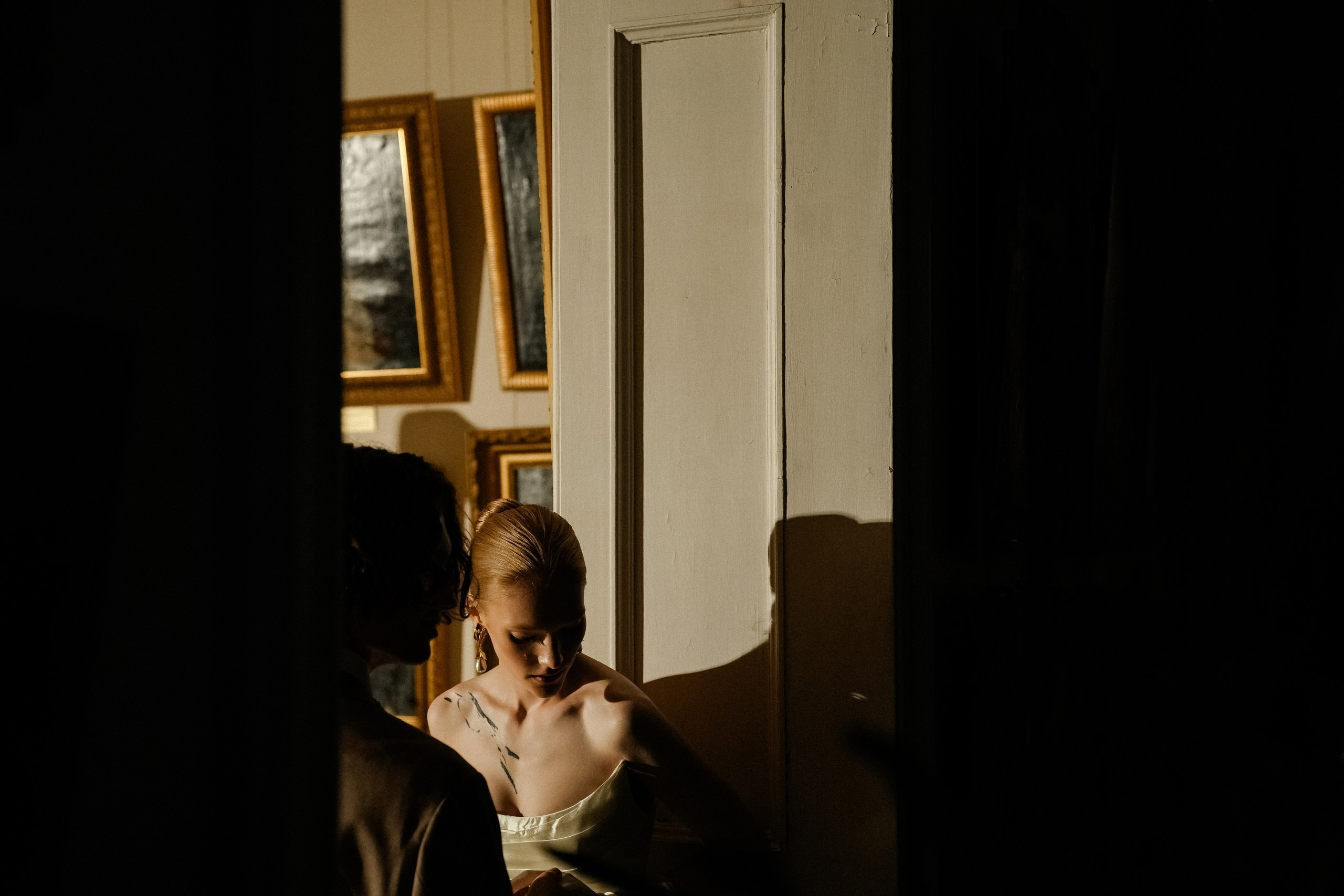 Love in Broken museum. Свадебный фотограф и видеограф в Ростове-на-Дону. Максим и Наталья Лебедевы