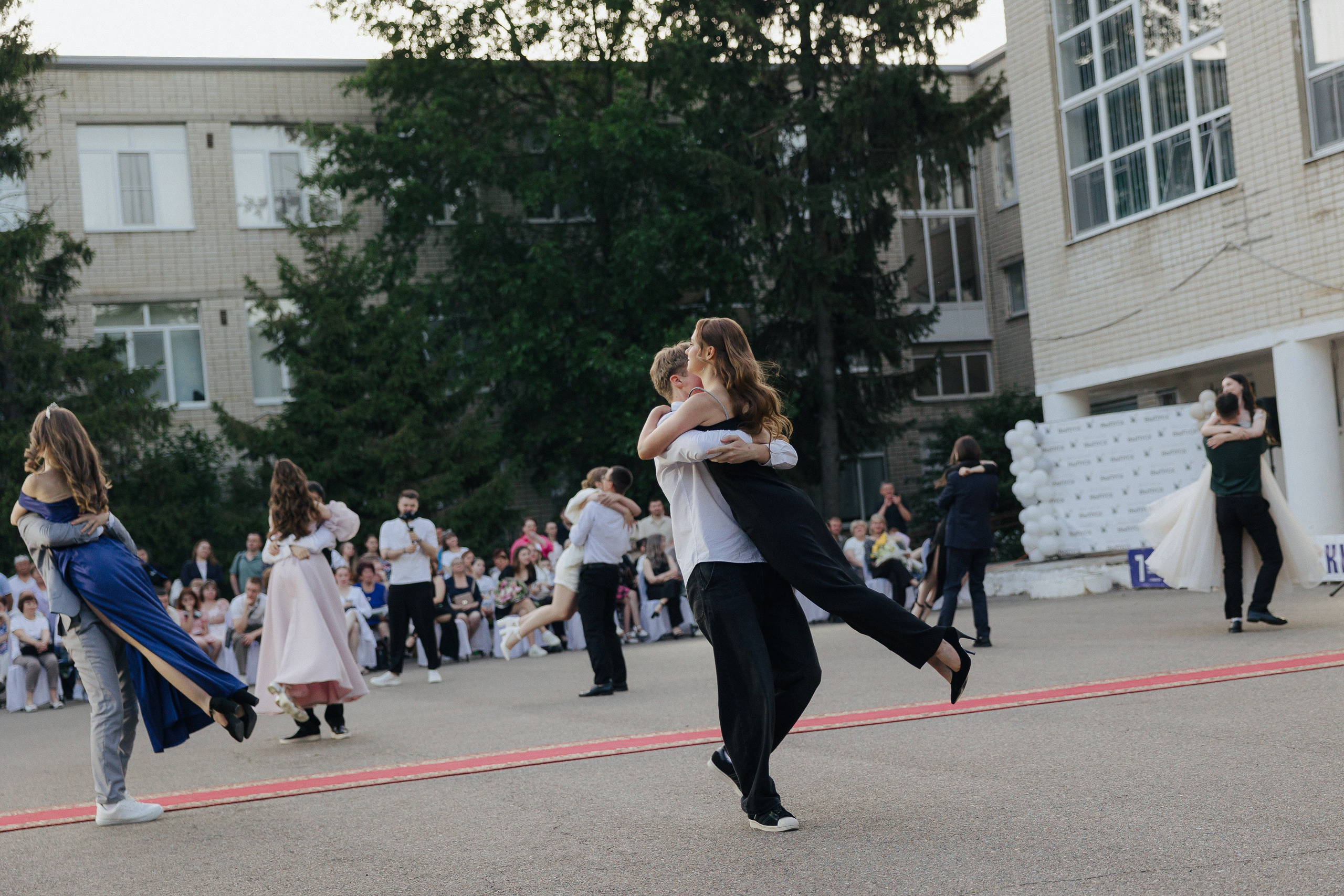 Вручение аттестатов. Свадебный фотограф Роман Еремеев