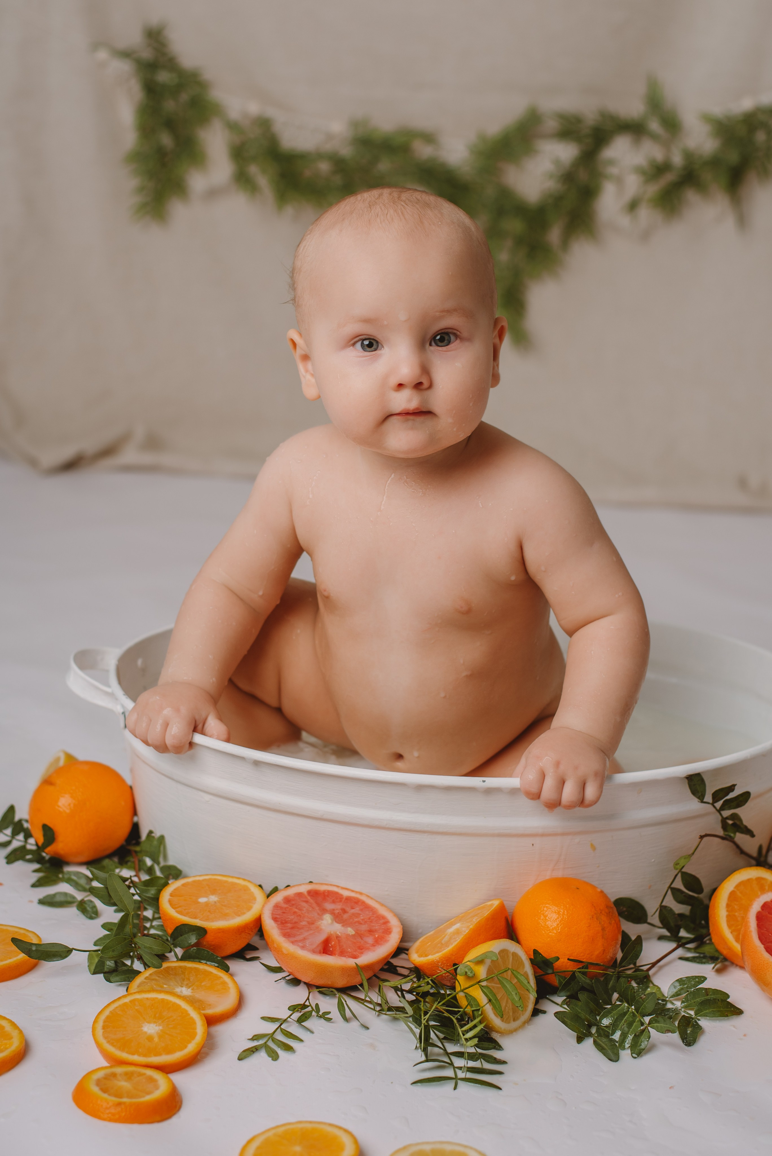 Молочные ванночки. Детский фотограф Ольга Жубрина