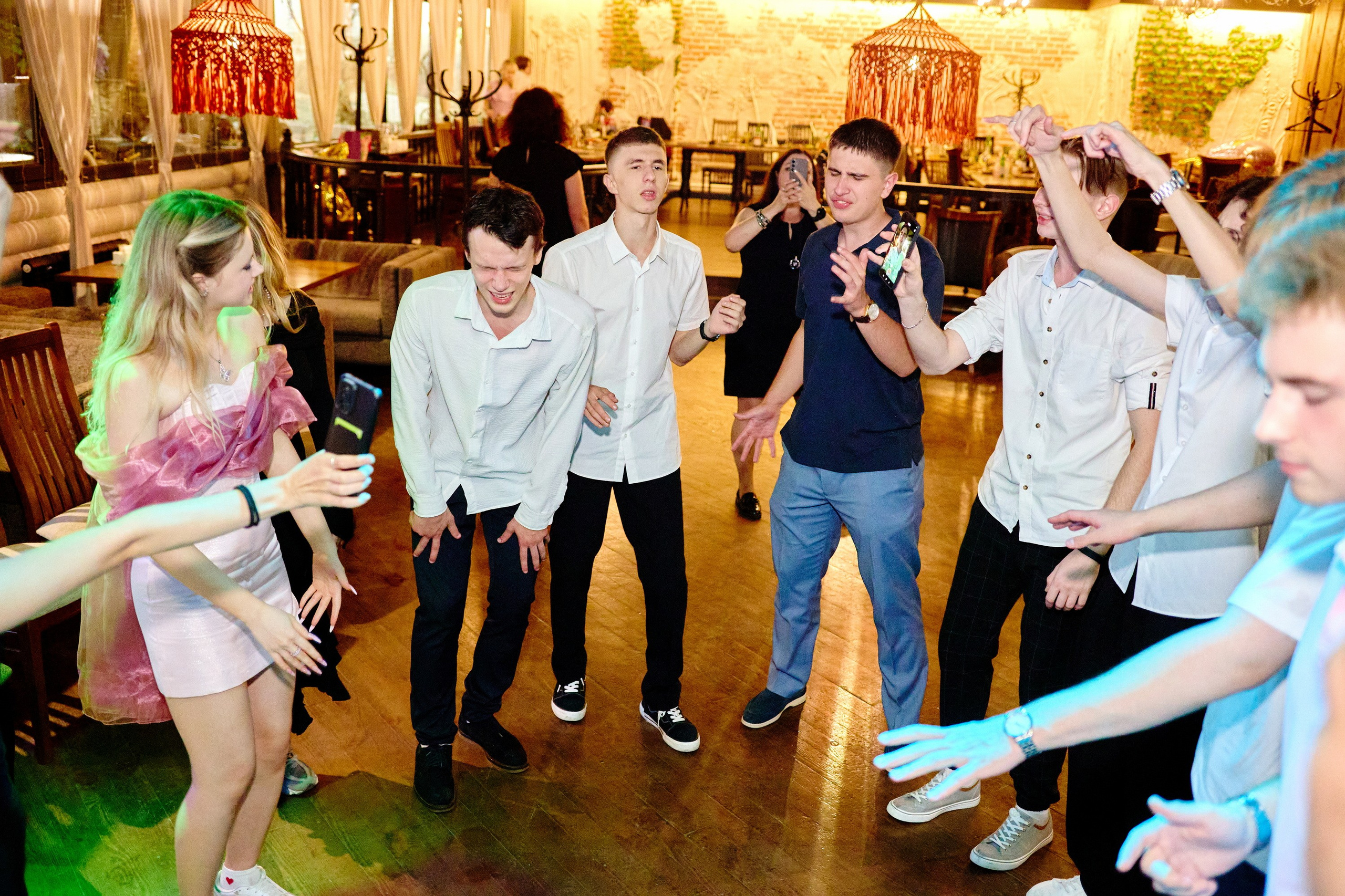 Выпускной 35 Сош. Фотограф Выпускные альбомы Таганрог Сергей Коробченко