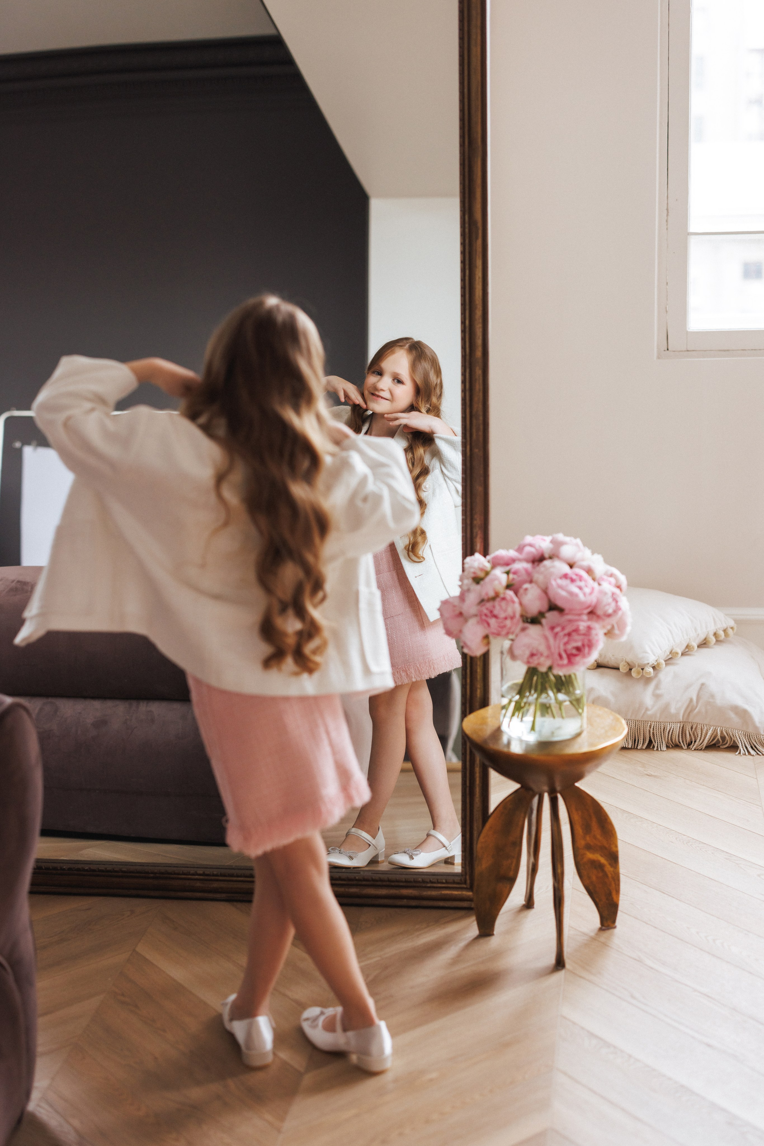 Семейная фотосессия для мамы и дочки в фотостудии «Париж», город Краснодар. Семейный и детский фотограф в Краснодаре Анна Трашкова