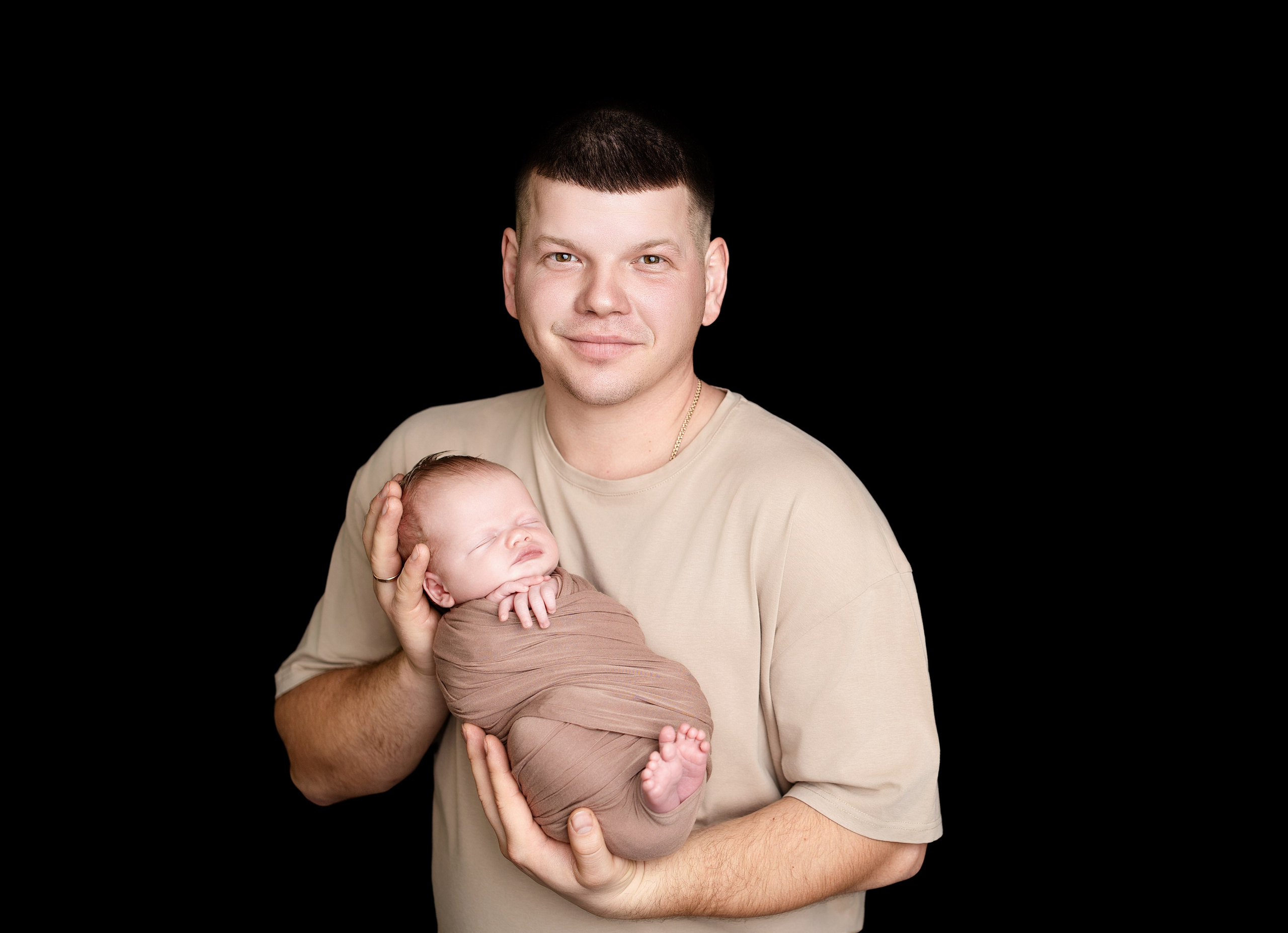 Фотограф новорожденных в Нижнем Новгороде - профессиональная фотосессия для новорожденных, уютные и милые снимки малышей, создание уникальных образов и воспоминаний для родителей. Специалист по детской фотографии предлагает услуги по съемке новорожденных в комфортной обстановке, обеспечивая безопасность и тепло для вашего малыша.