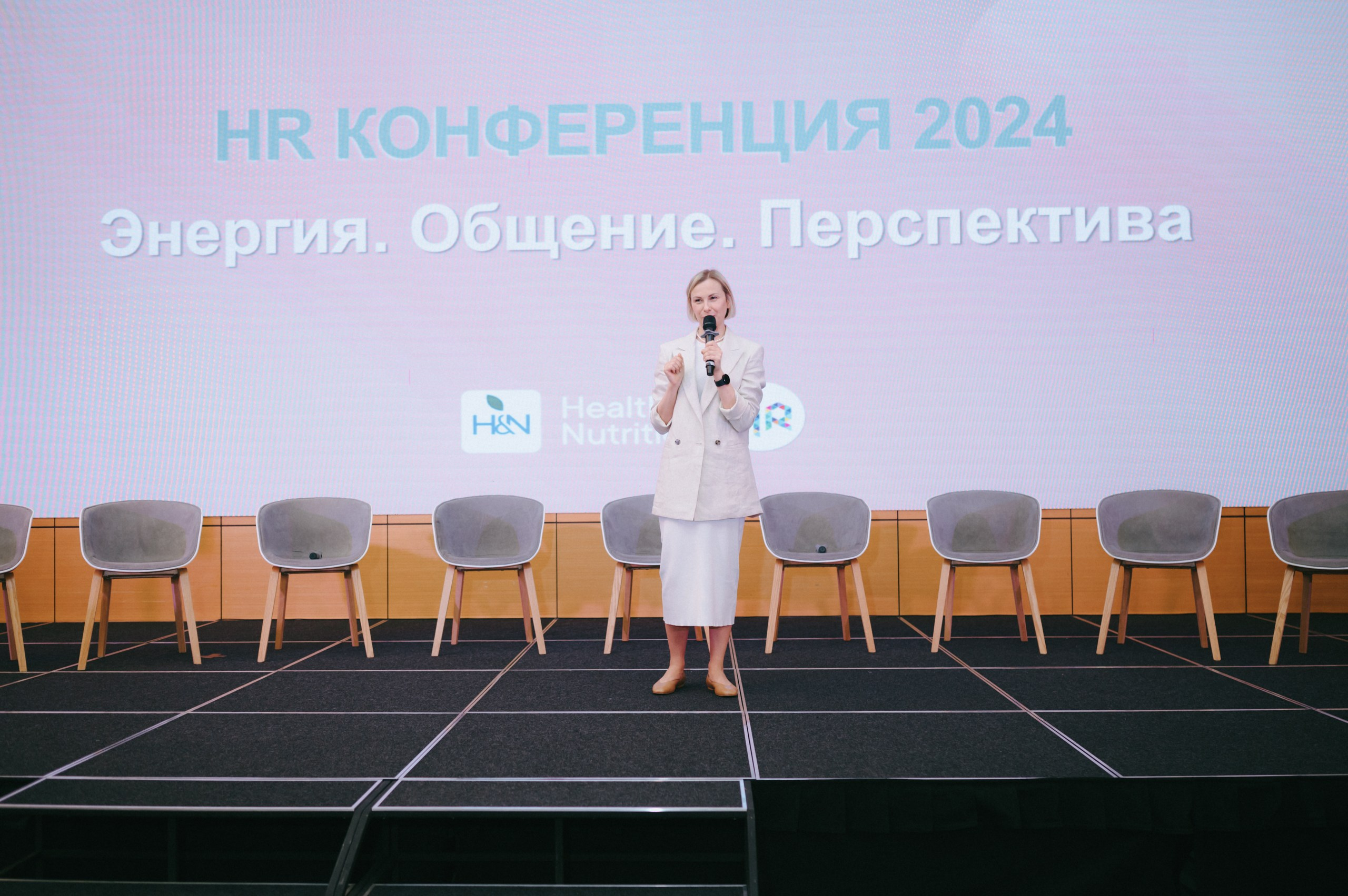 Репортажная съёмка конференции. Komonev