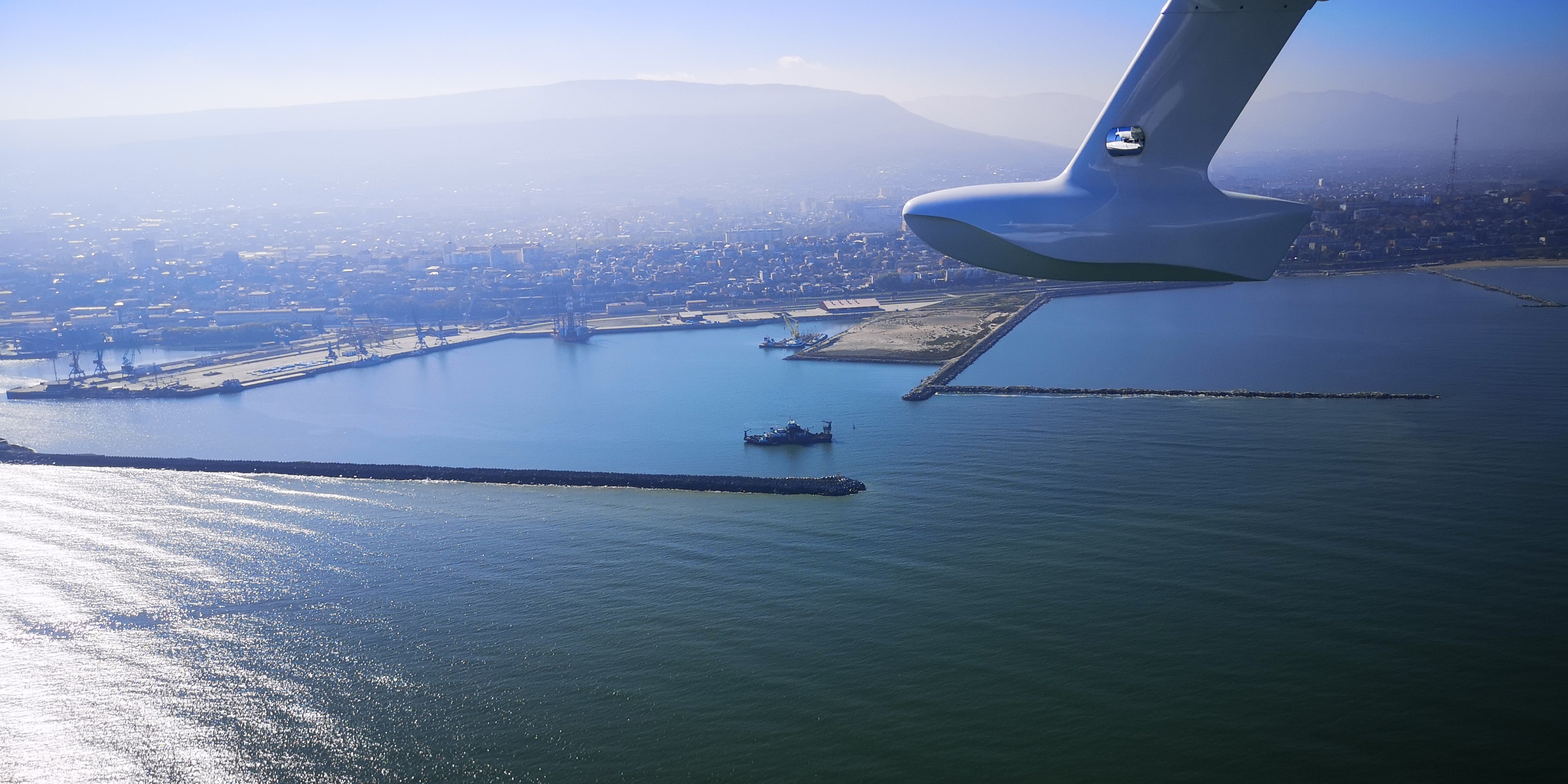 Каспийское море (наука на Ла-8) (2021 г.). Фотоальбом показывающий увлекательный мир авиации и мир медведей Андрея Иванова