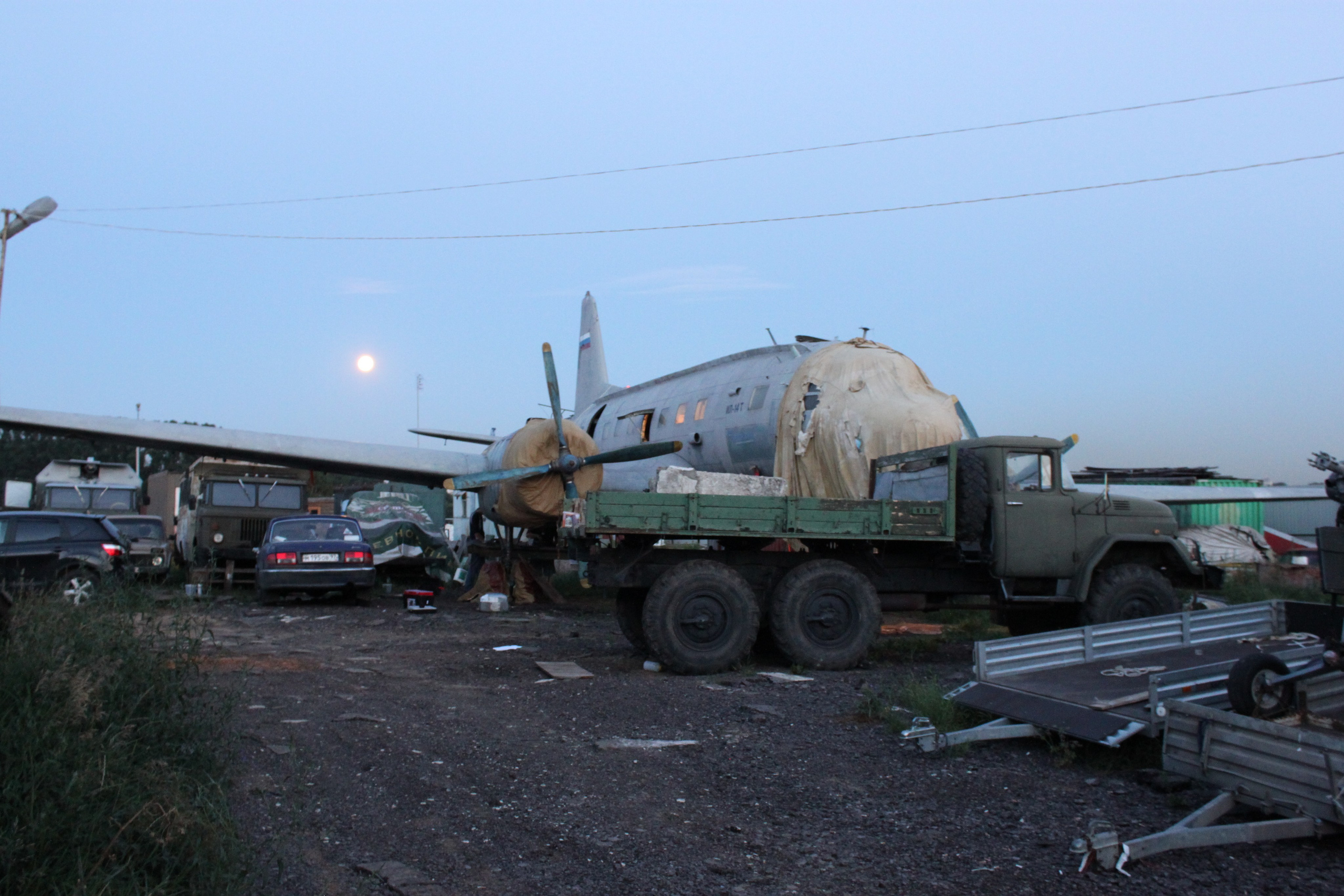 Ил-14Т «Голубая Мечта» работы в Тушино (2011 г.). Фотоальбом показывающий увлекательный мир авиации и мир медведей Андрея Иванова