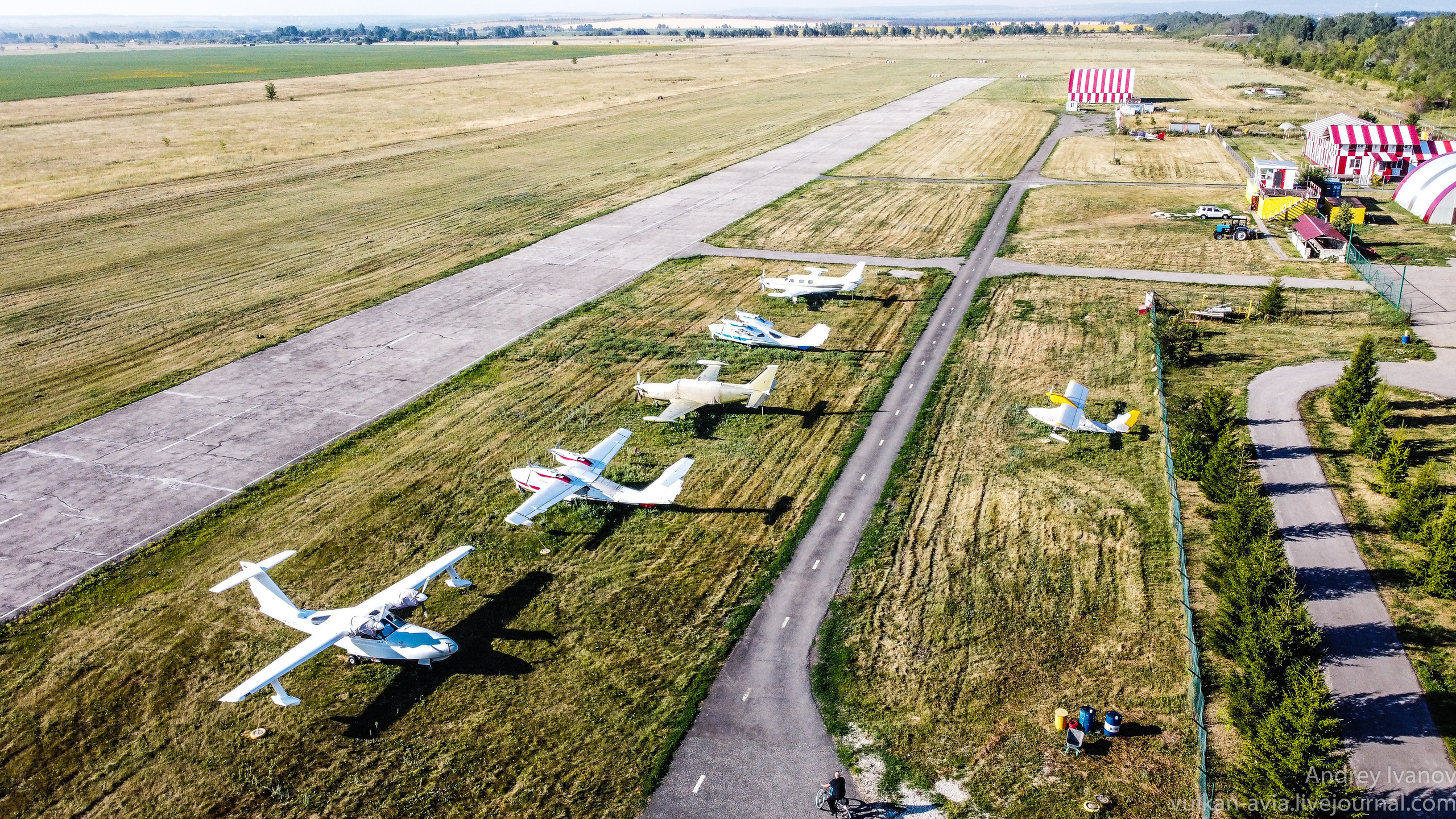 Амдерма — наука (2020 г.). Фотоальбом показывающий увлекательный мир авиации и мир медведей Андрея Иванова