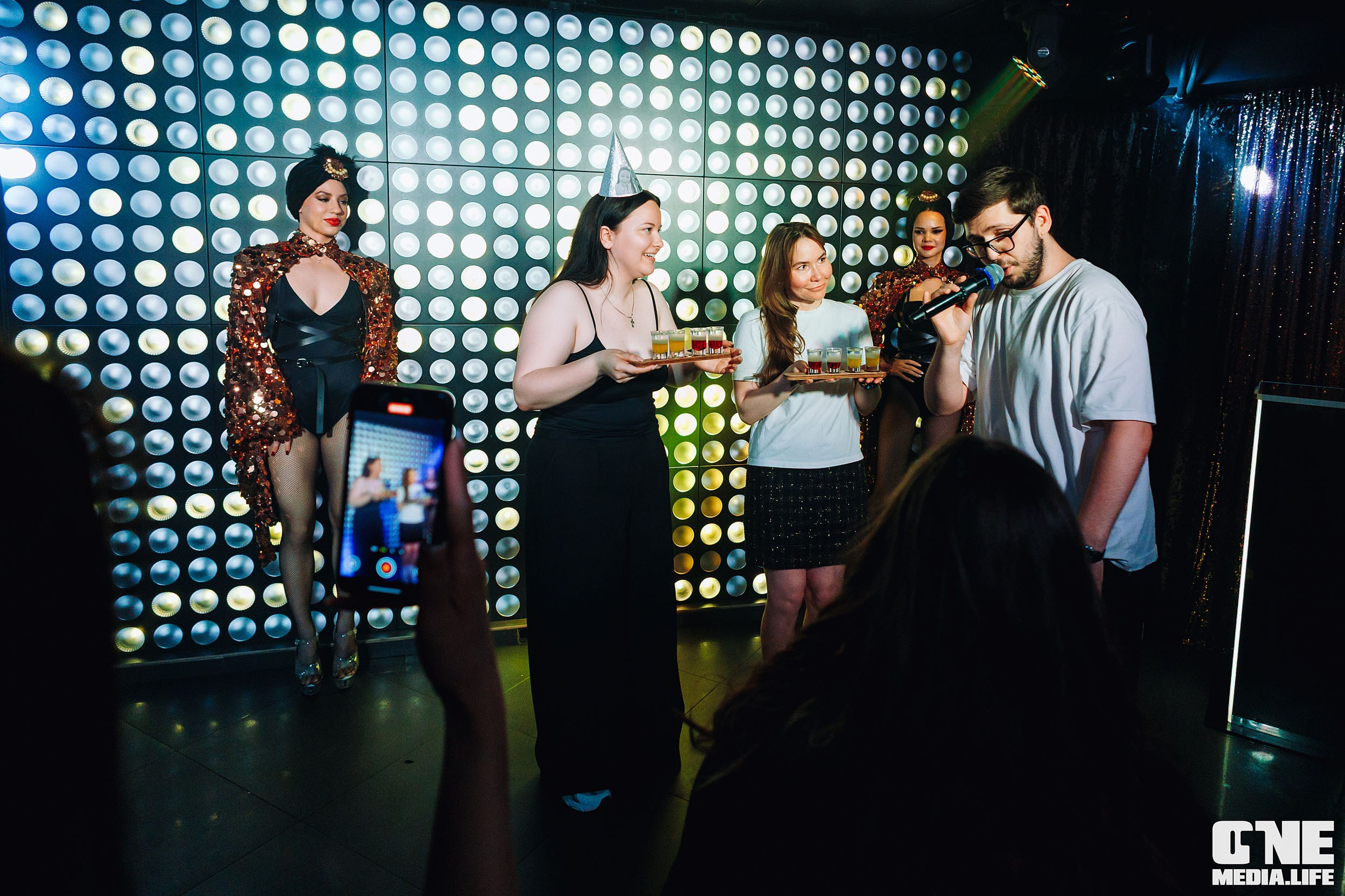 Фоторепортаж из караоке-клуба Эйфория. One Media Life: фоторепортажи, фотоотчеты с мероприятий и заведений