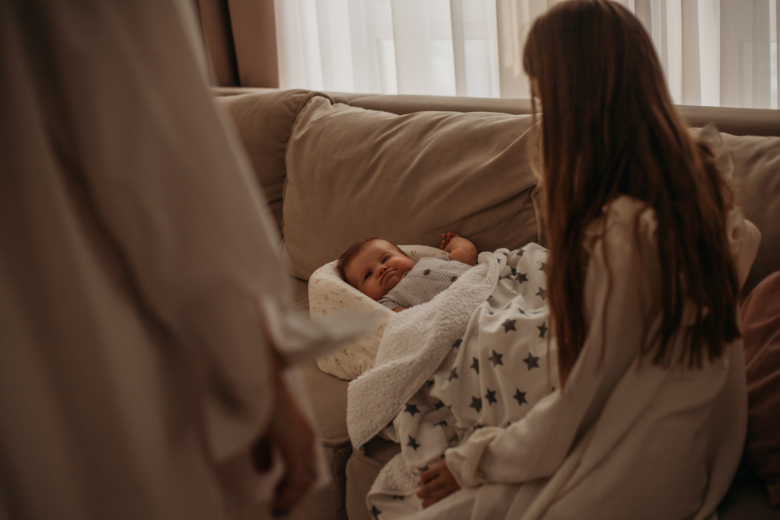 Домашняя съемка семьи Ксении. Венера Гайн. Репортажный фотограф  Тюмень. Обучение фотографии с 0