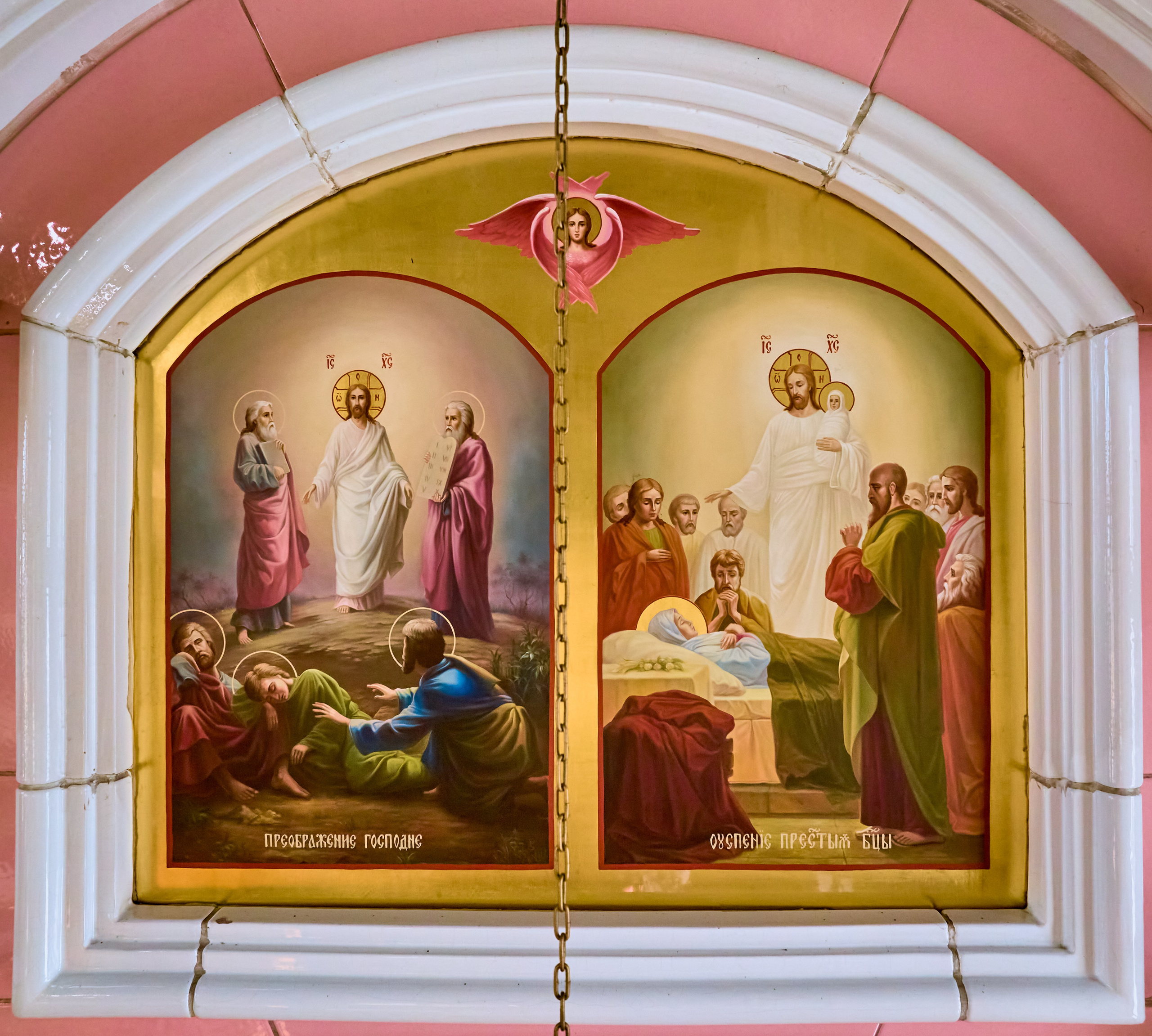 Композиция икон двунадесятых праздников Преображение Господне, Успение Богородицы. Храм Преподобного Серафима Саровского г. Дзержинск. Православный фотограф Николай Голованов