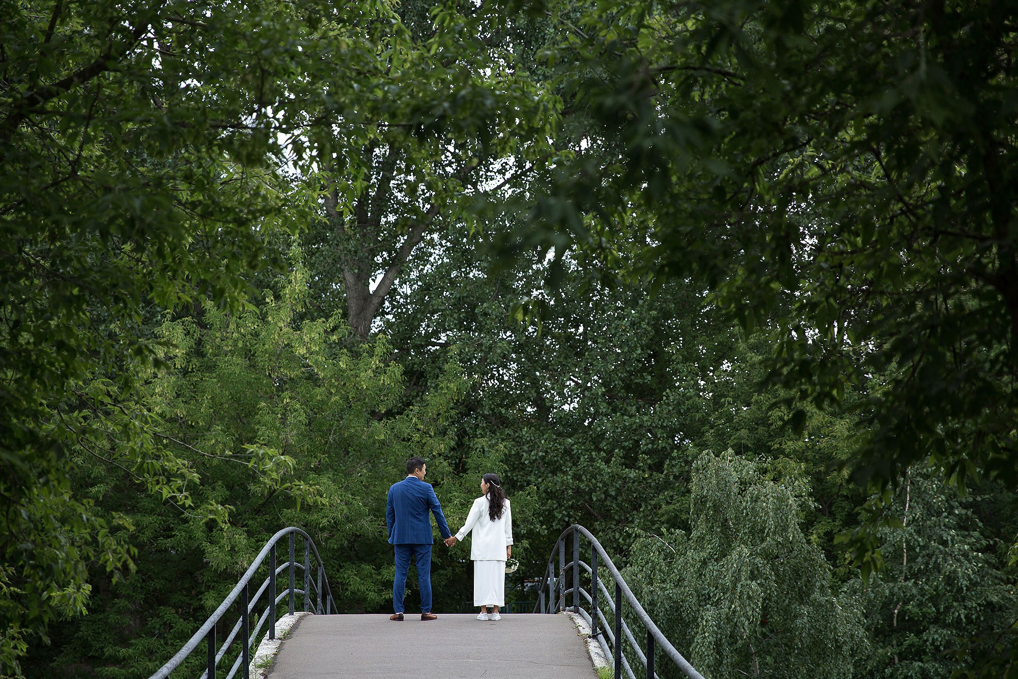 Прогулка, фотосессия жениха и невесты. Свадебная съемка. Фотограф в Москве Валерий Боцман