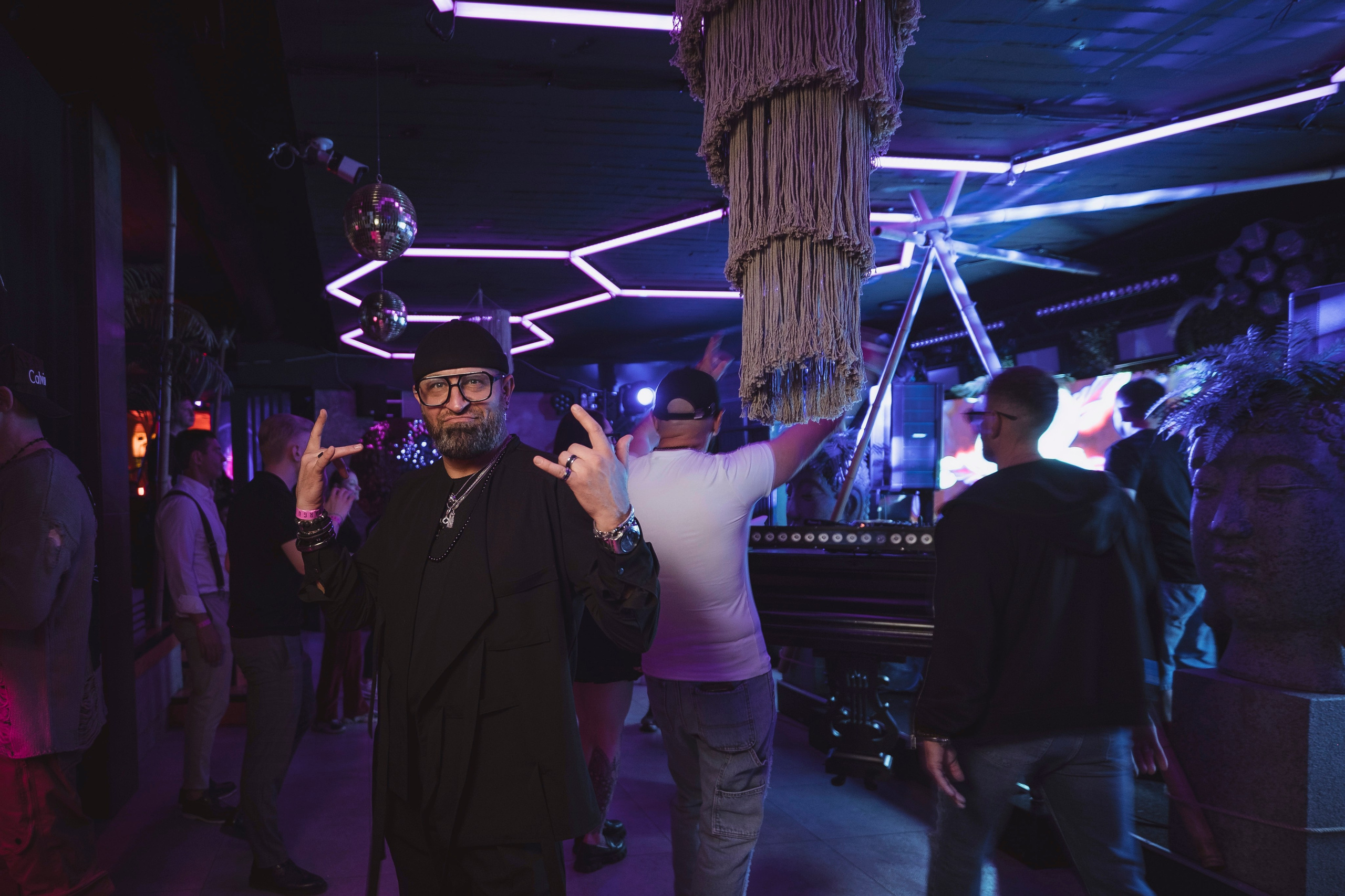 Embargo 27/04. Главная