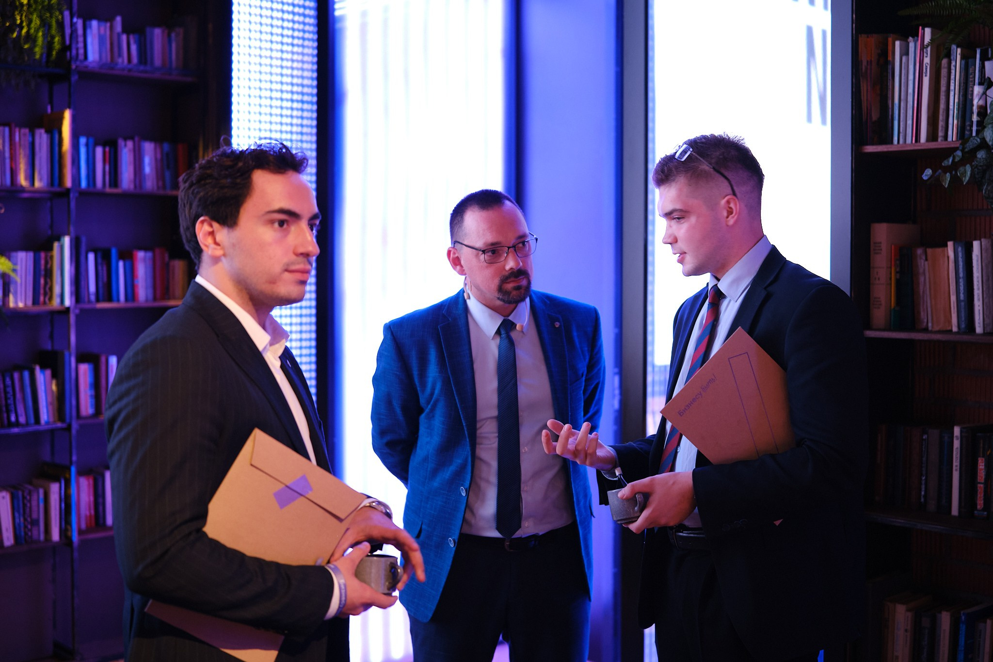 ЧТИВО х Точка Банк «ЭКОНОМИКА ВРЕМЕНИ» (©ЧТИВО). Профессиональный фотограф в Москве Павел Жданов