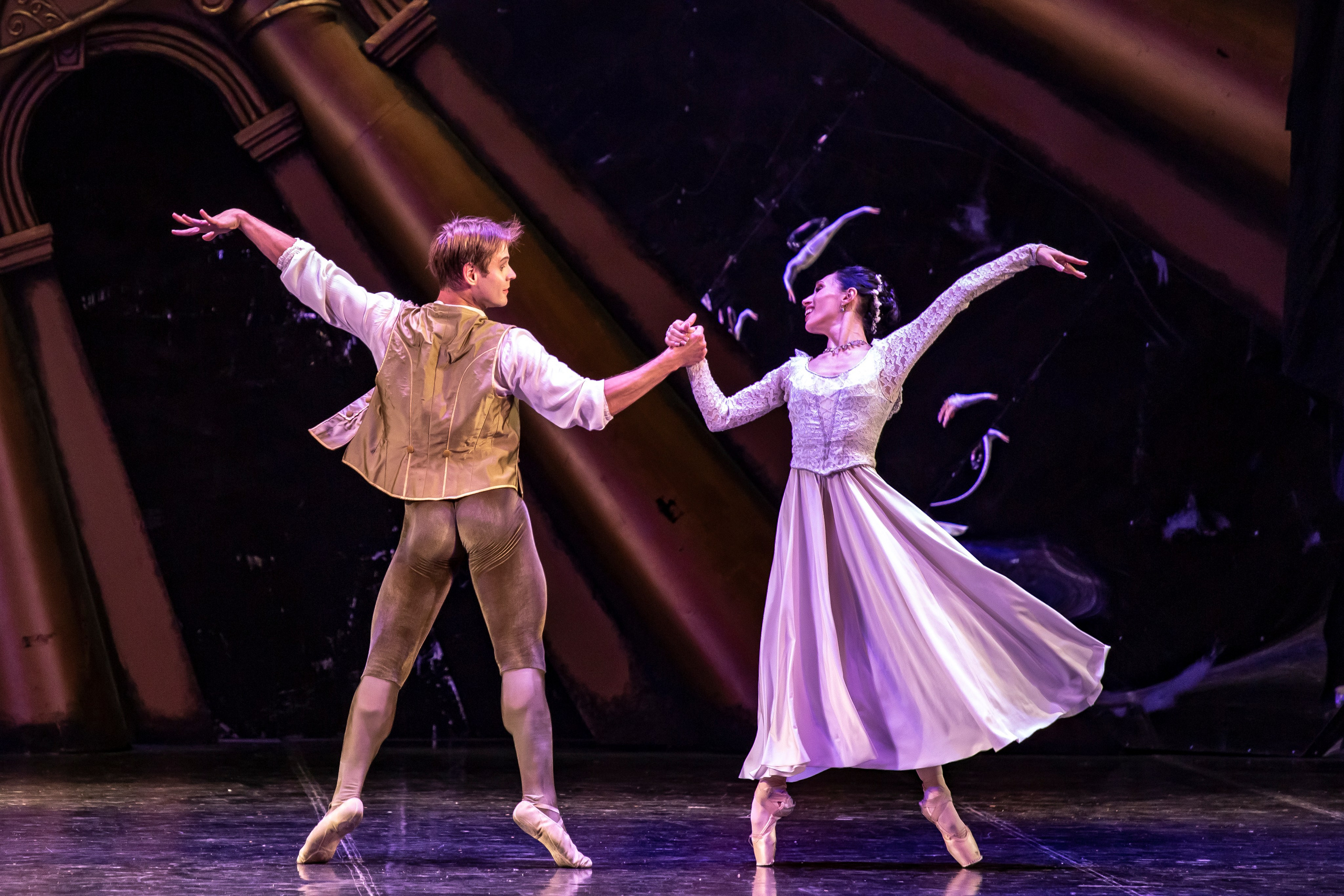 Русский Гамлет спектакль премьера Марийского театра оперы и балета в Зимнем театре г. Сочи. Фотограф в Сочи Юрий Шептаев