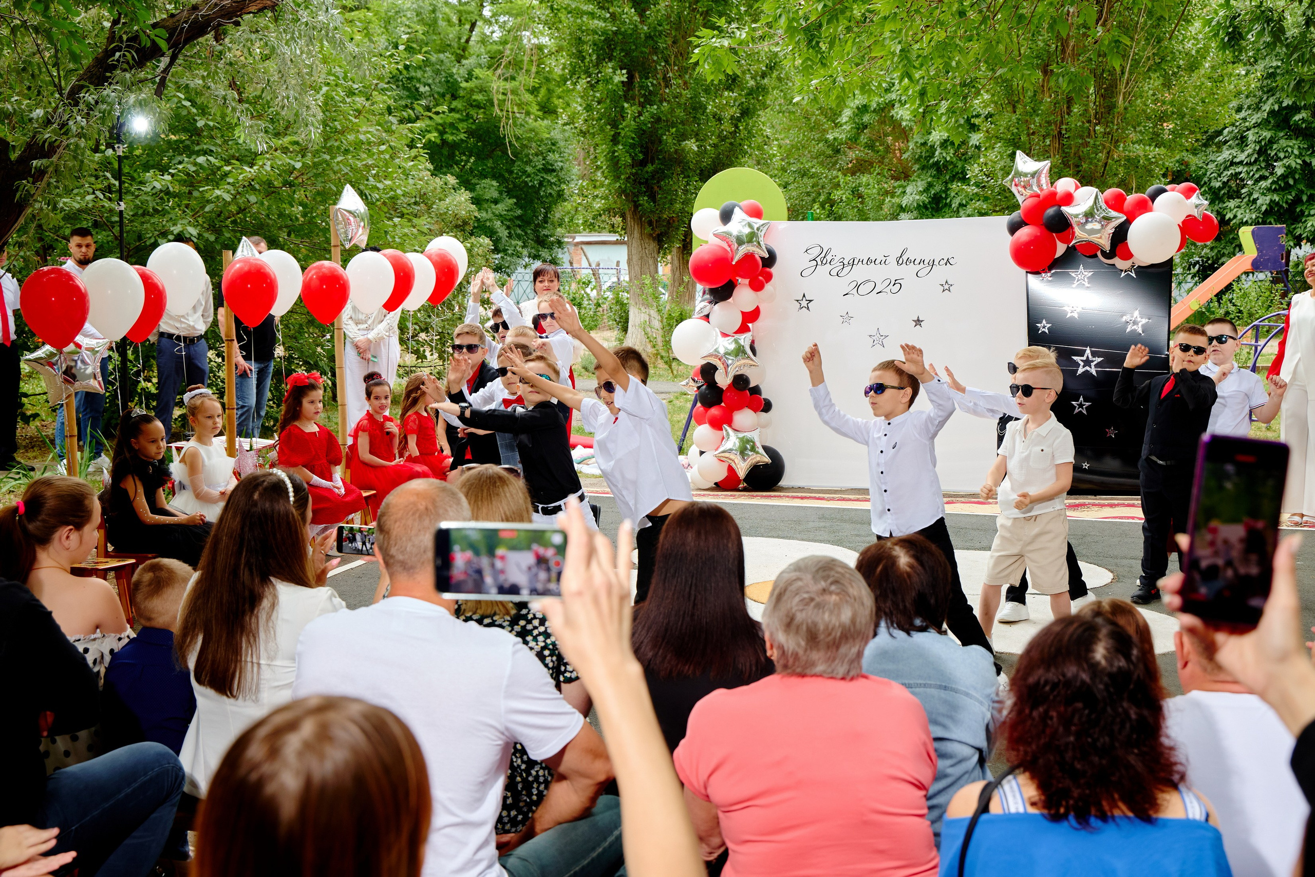Выпускной 45 сад. Фотограф Выпускные альбомы Таганрог Сергей Коробченко