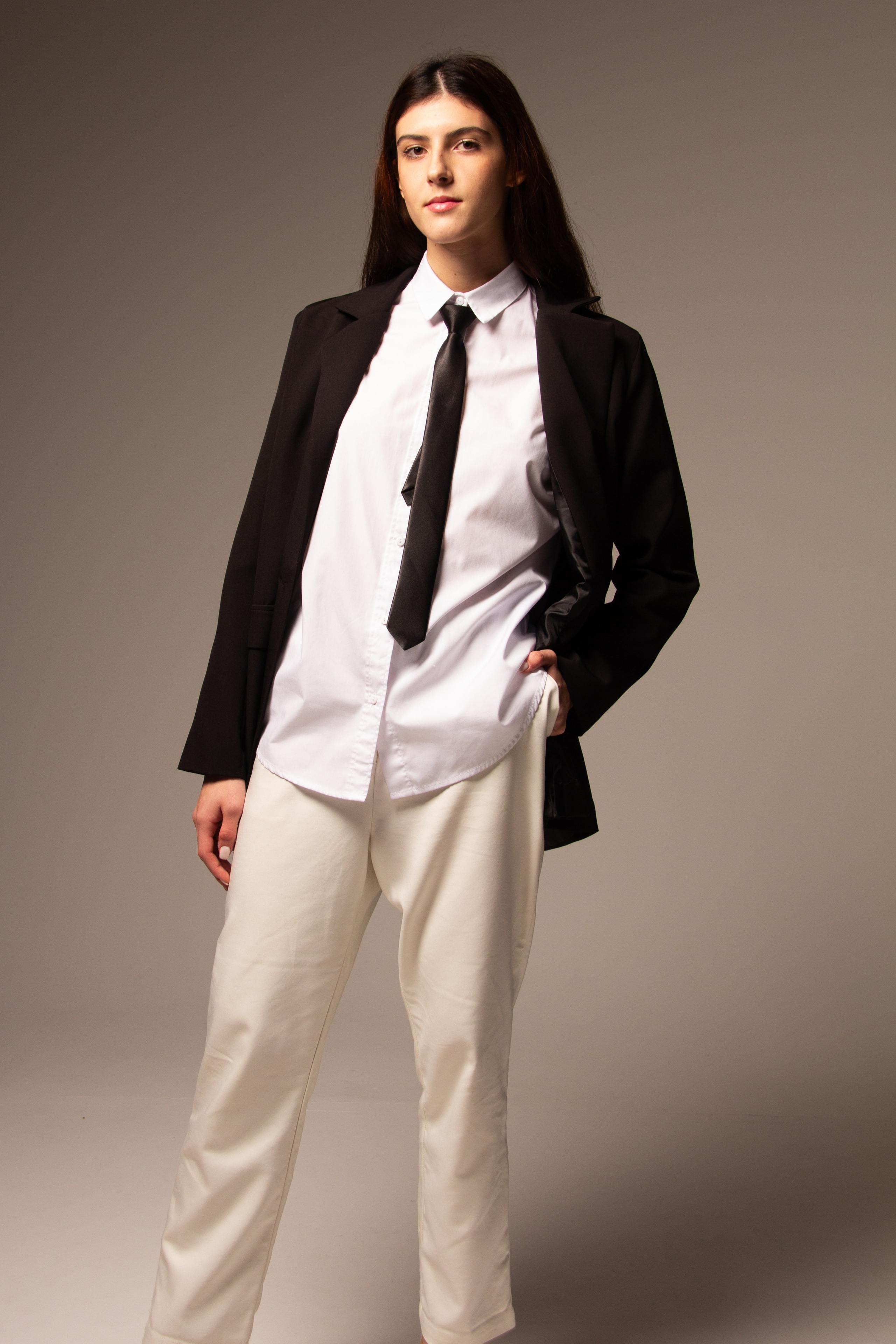 Женский портрет со светом. Главная