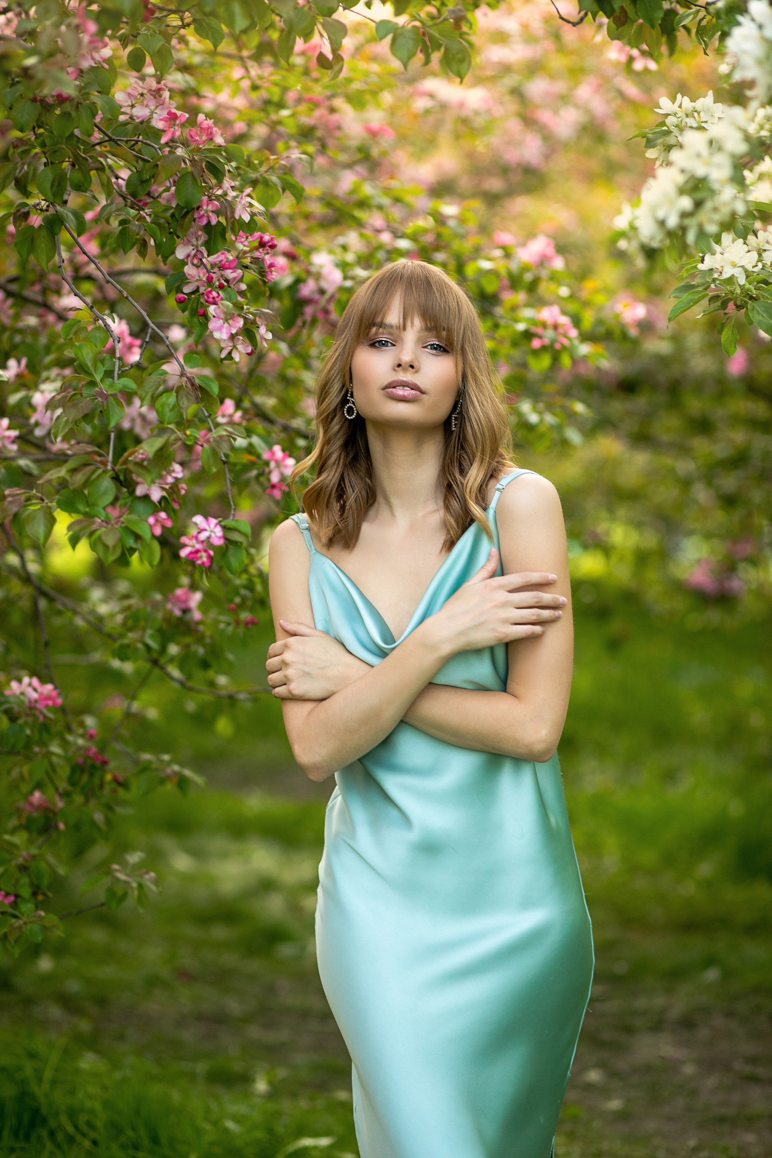 Фотосессия весна — в яблонях Александра. Семейный и контент фотограф в Москве Alira