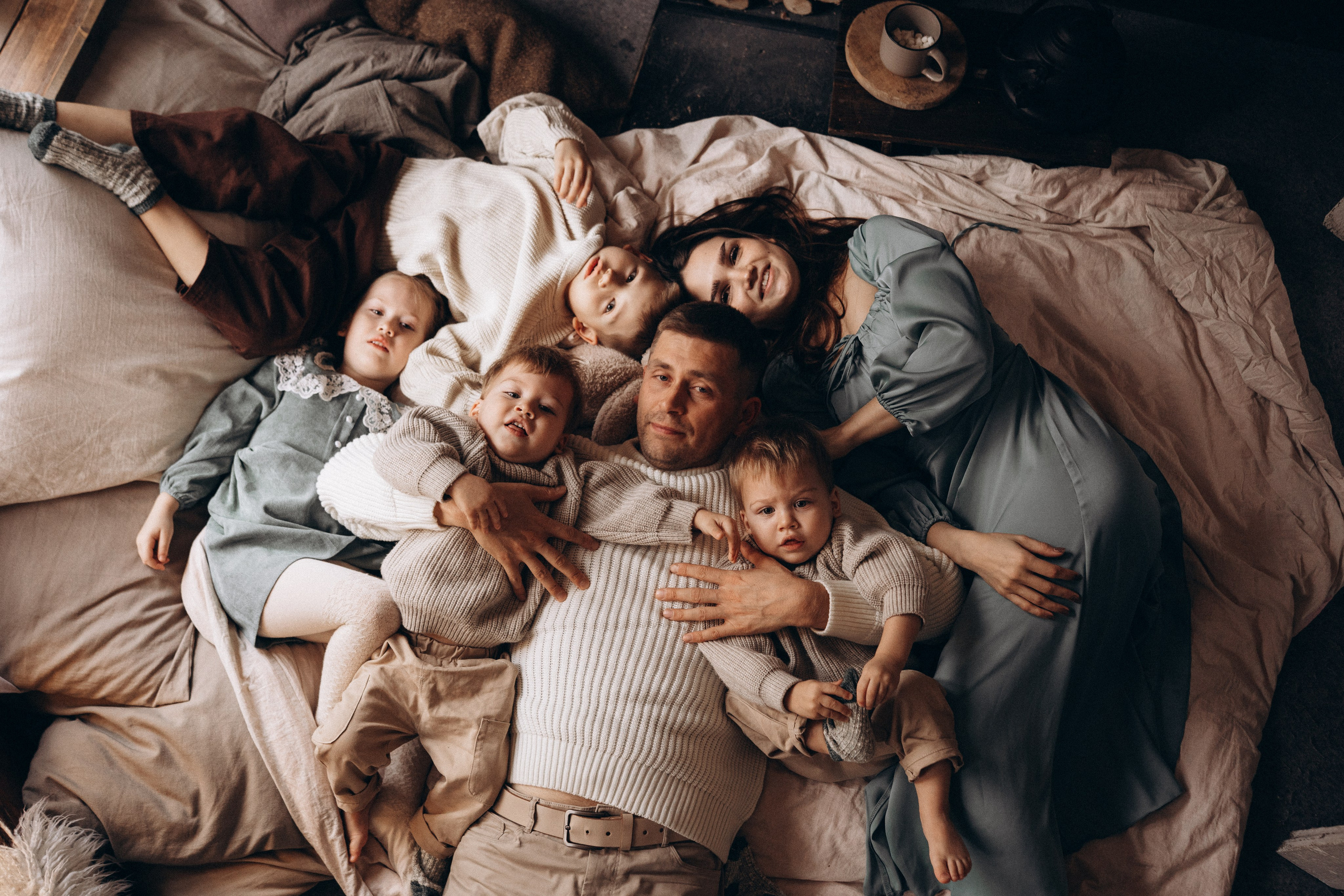 Яна и Ильсур, загородная Фотостудия. Фотограф Новорожденных в Москве. Семейные истории в стиле LIFE