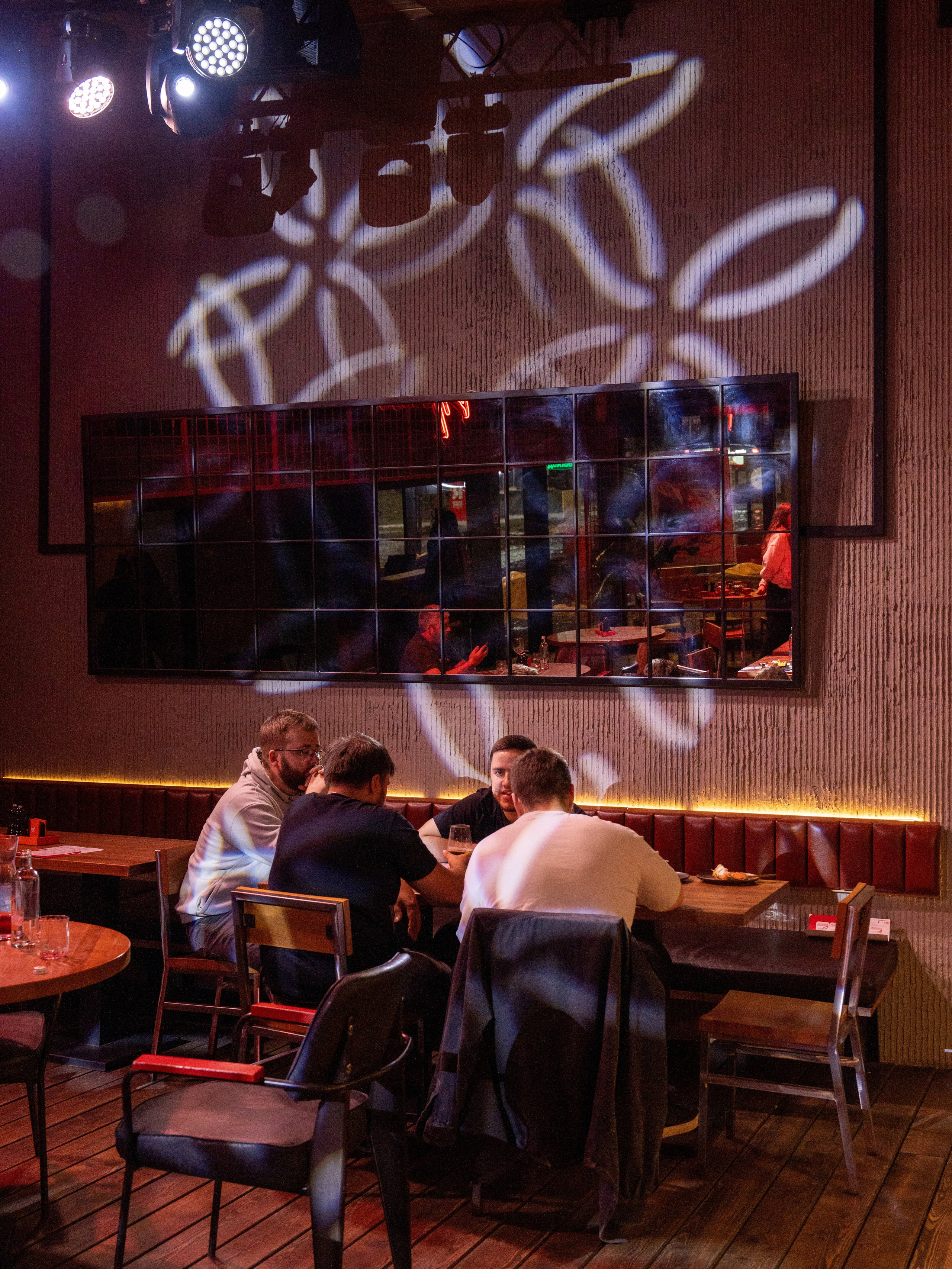 Вечернее мероприятие для компании «Мои инстурменты». Репортажный фотограф в Красной Поляне и Сочи Павлюченко Екатерина