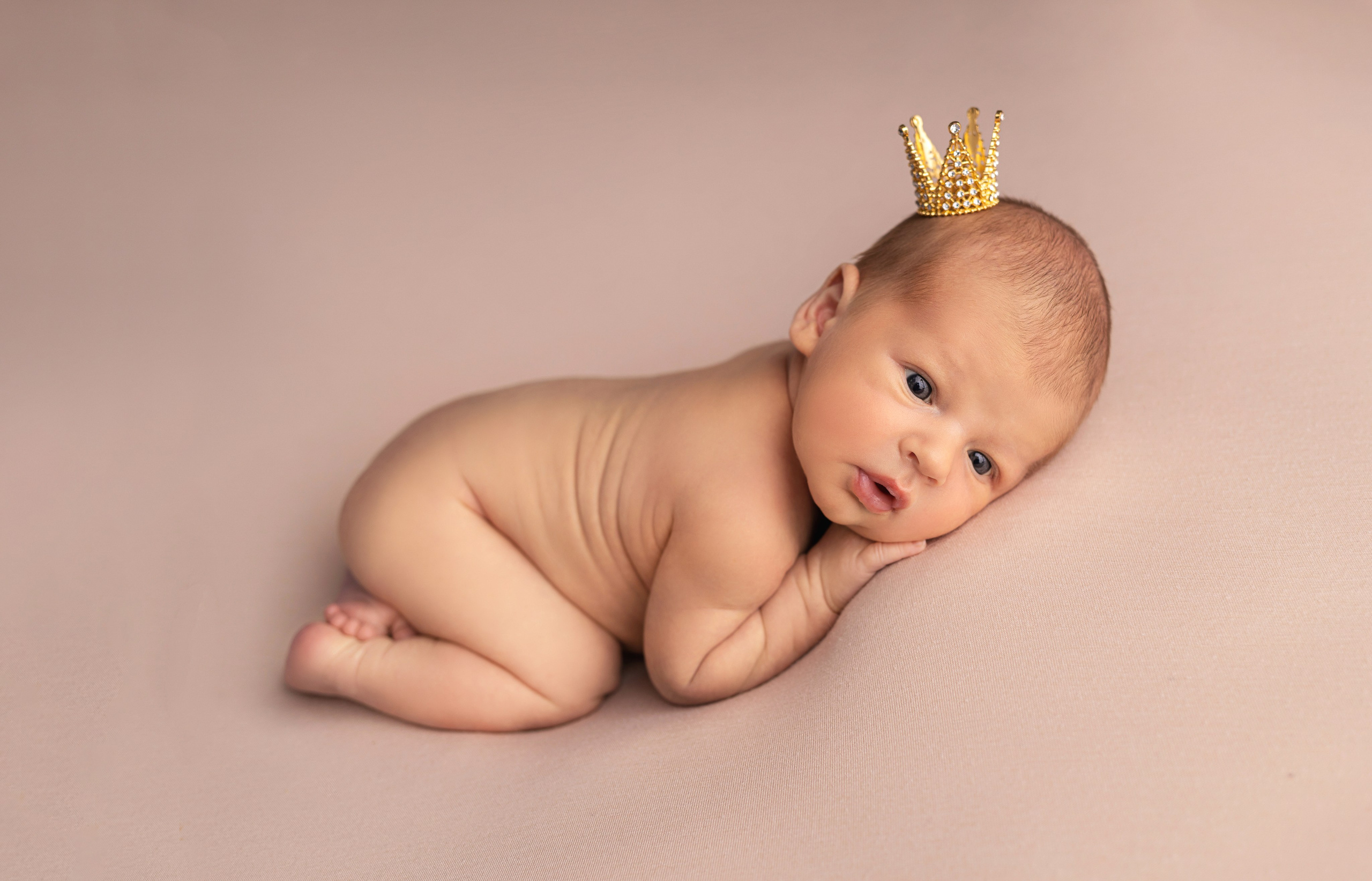 Классическая фотосессия малыша. Фотограф новорожденных малышей в Омске и Омской области Эльвира Камаева