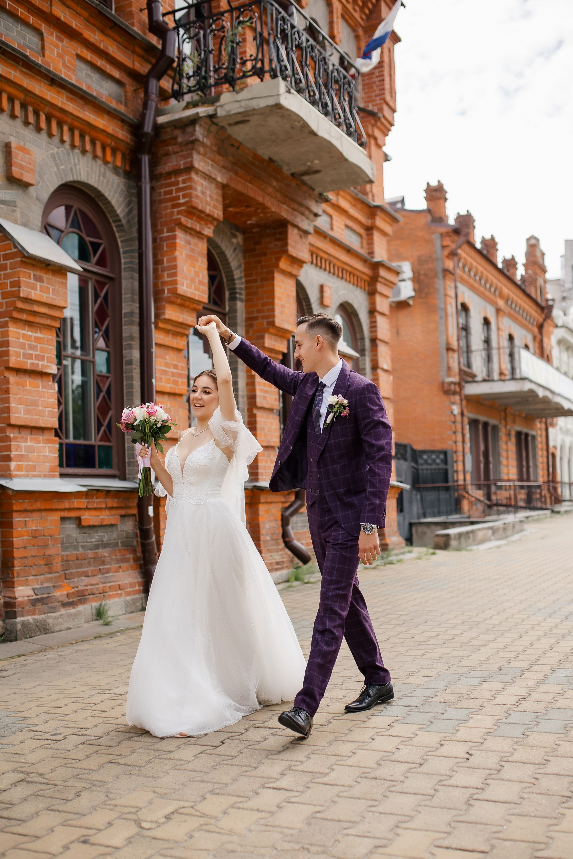 Ксения и Максим. Сборы Sopka. Прогулка по городу. Свадебный фотограф в Хабаровске