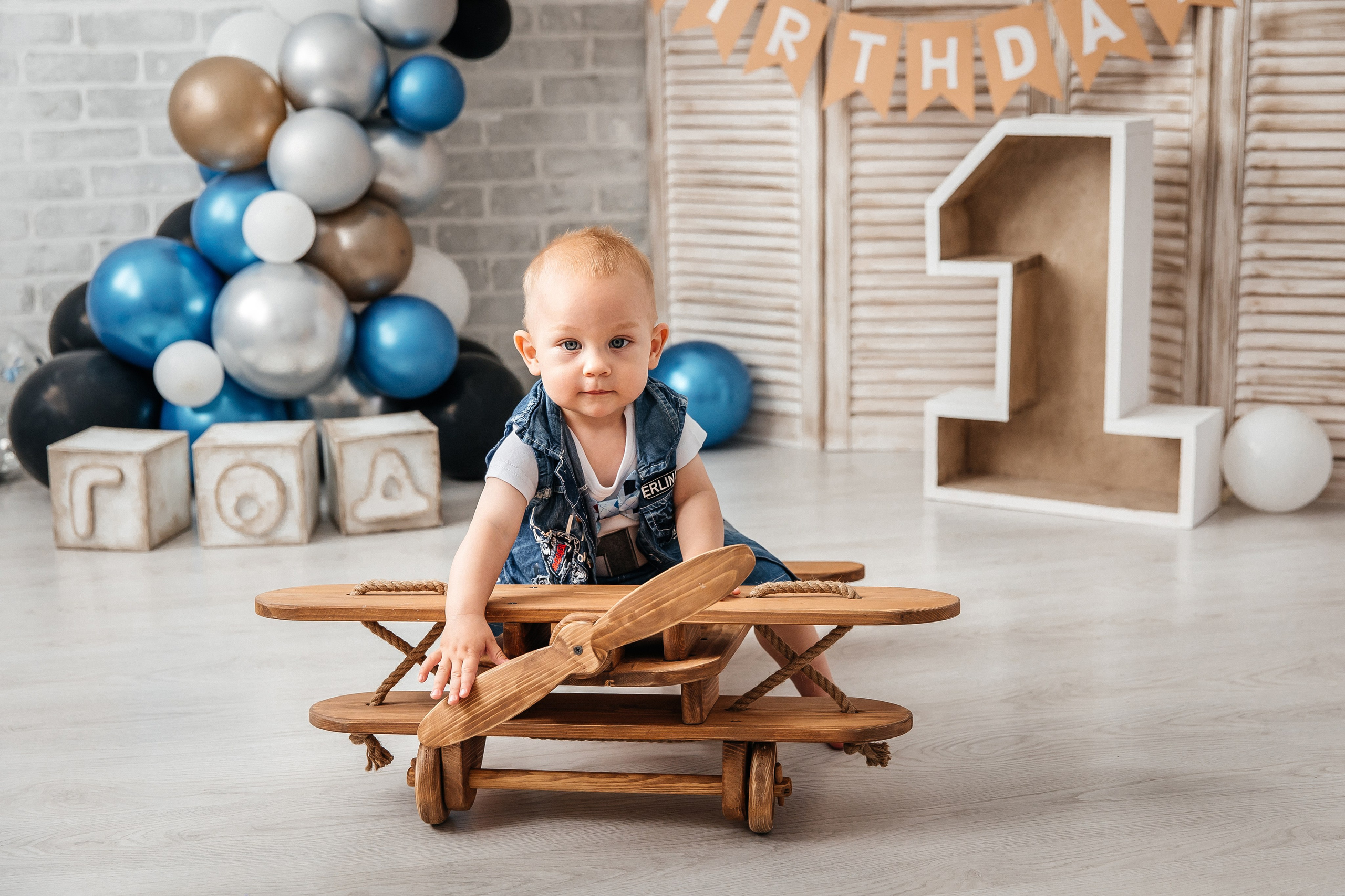 С шарами. Детский фотограф, выпускные альбомы в Нижнем Новгороде Бодягина Мария