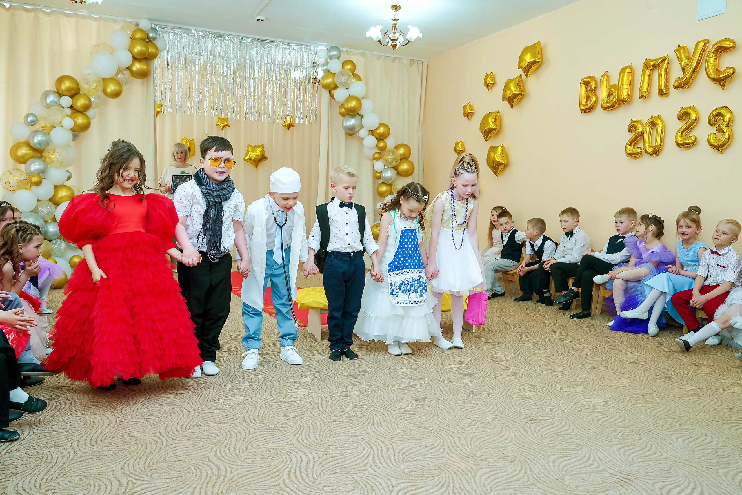 Фотосъемка видеосъёмка фотограф видеооператор новогодних утренников  в. Фотограф, видеооператор Нина Коршунова